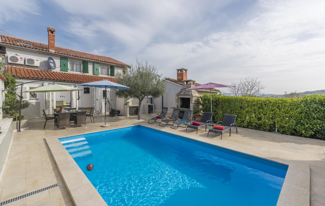 Ferienhaus mit privatem Pool und Grill im Herzen Istriens