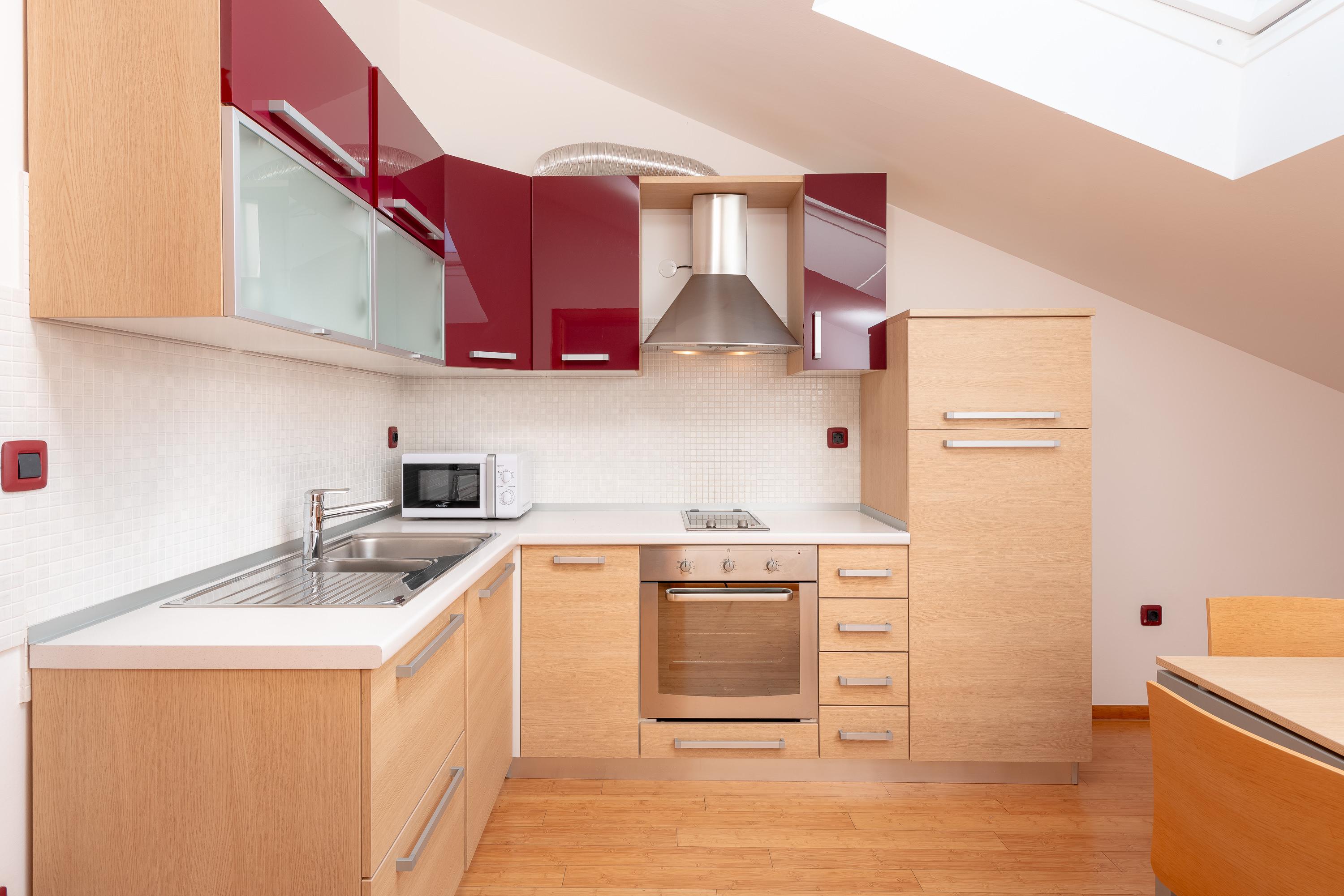 Im Zentrum von Tucepi | Moderne FeWo für 4 Personen mit Balkon