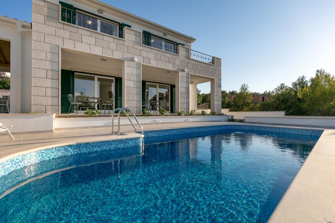 Traumhafte Villa in schöner Lage auf der Insel Brac
