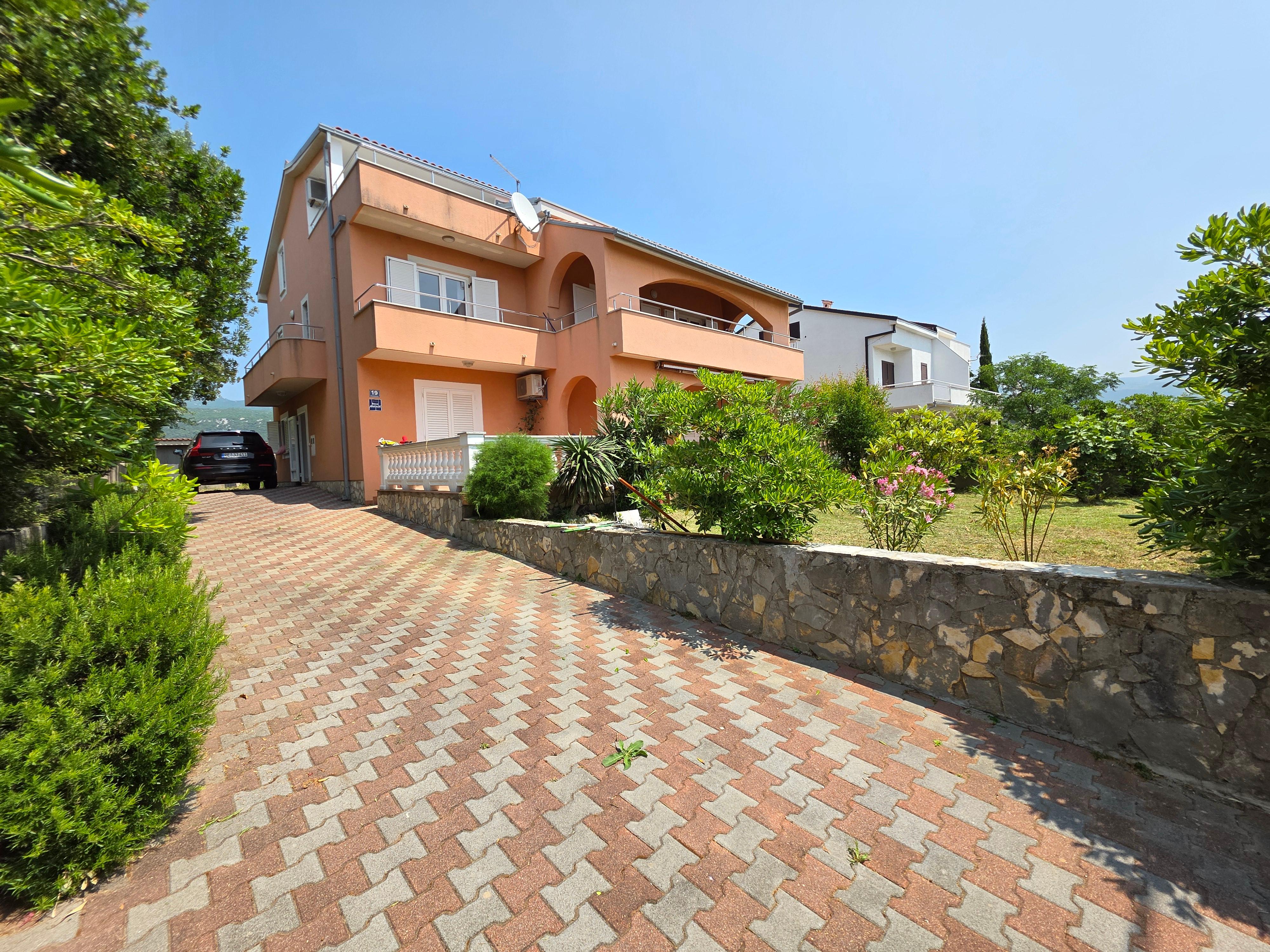 Apartment mit Terrasse und Meerblick - ideal für 6-8 Pers.