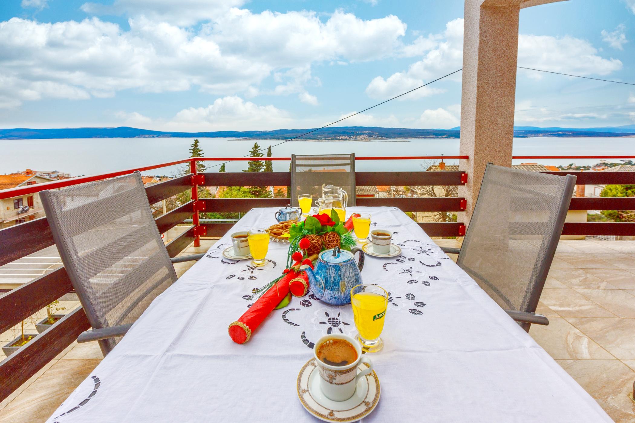 Apartment für 2-4 Personen in Crikvenica mit Wifi, Terrasse, Meerblick
