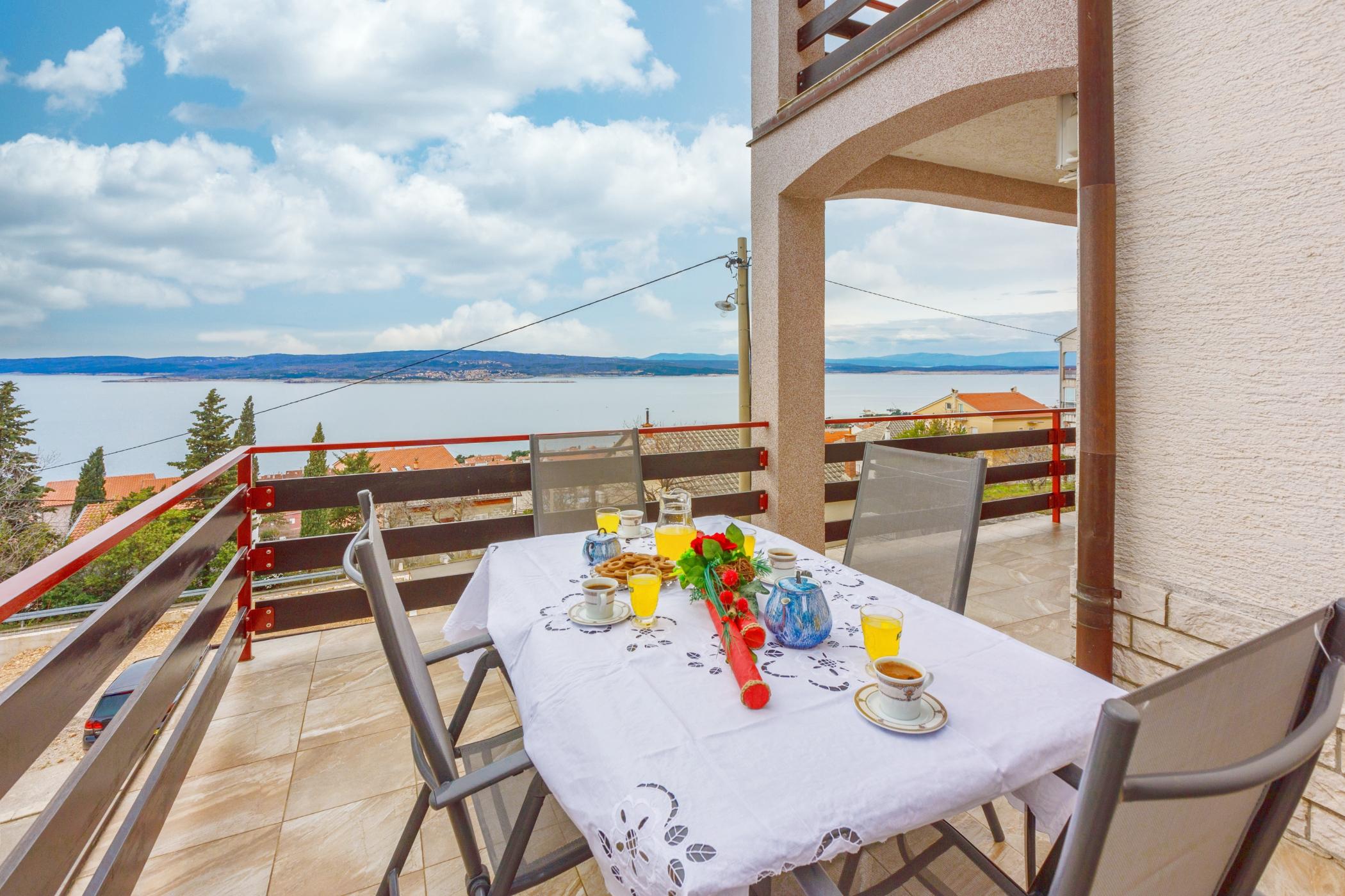 Apartment für 2-4 Personen in Crikvenica mit Wifi, Terrasse, Meerblick