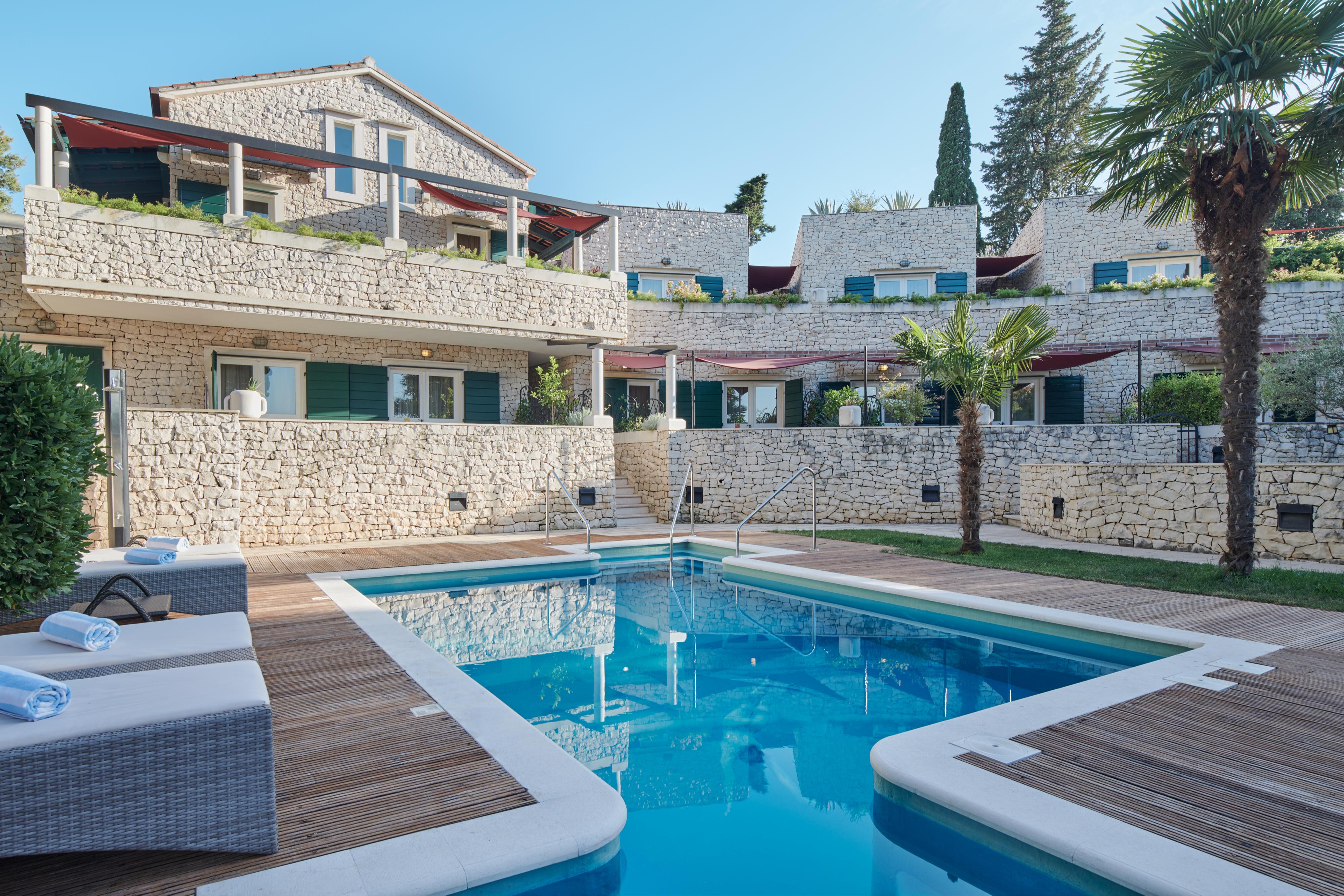 Luxus pur | 5* Villa direkt am Meer mit Servicepersonal