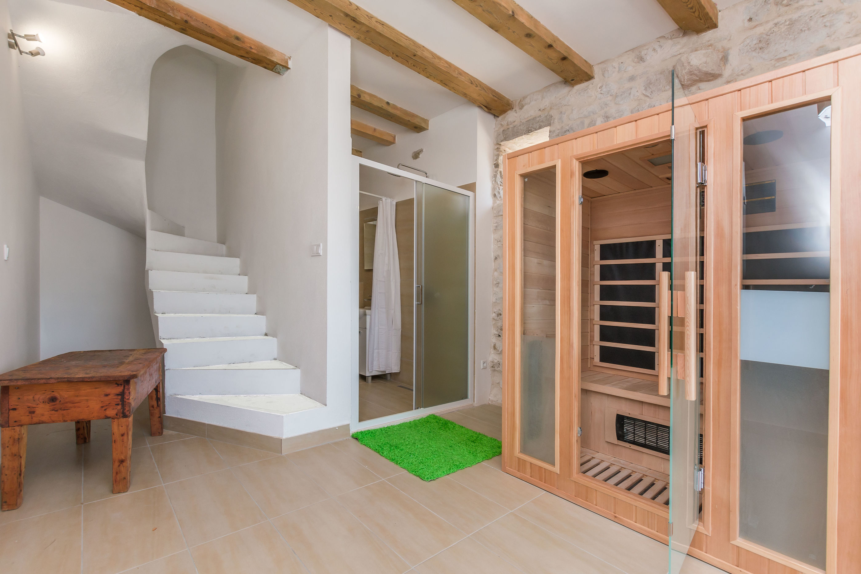Schönes Ferienhaus in Lokva Rogoznica