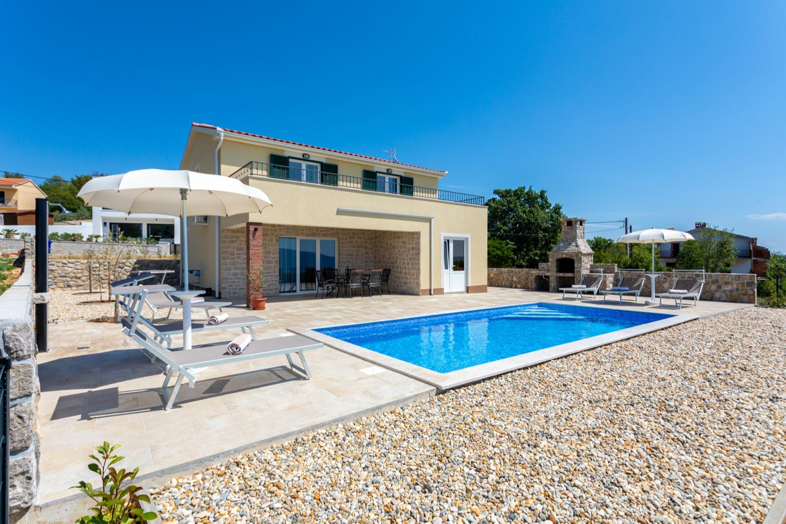 Pool genießen  Ferienhaus mit Klima, Sat-Tv, WLAN in Linardici