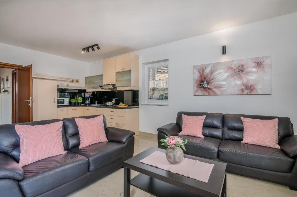 Modernes Apartment im EG für 4 Personen