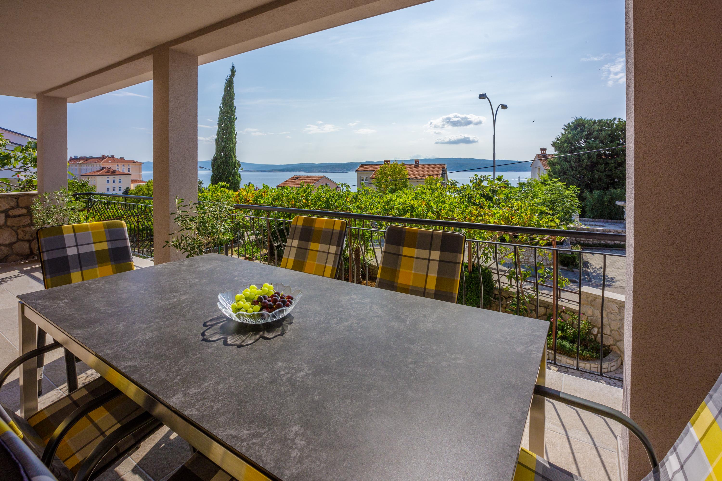 Ferienwohnung für 6 - 7 Personen / mit Terrasse mit Meerblick