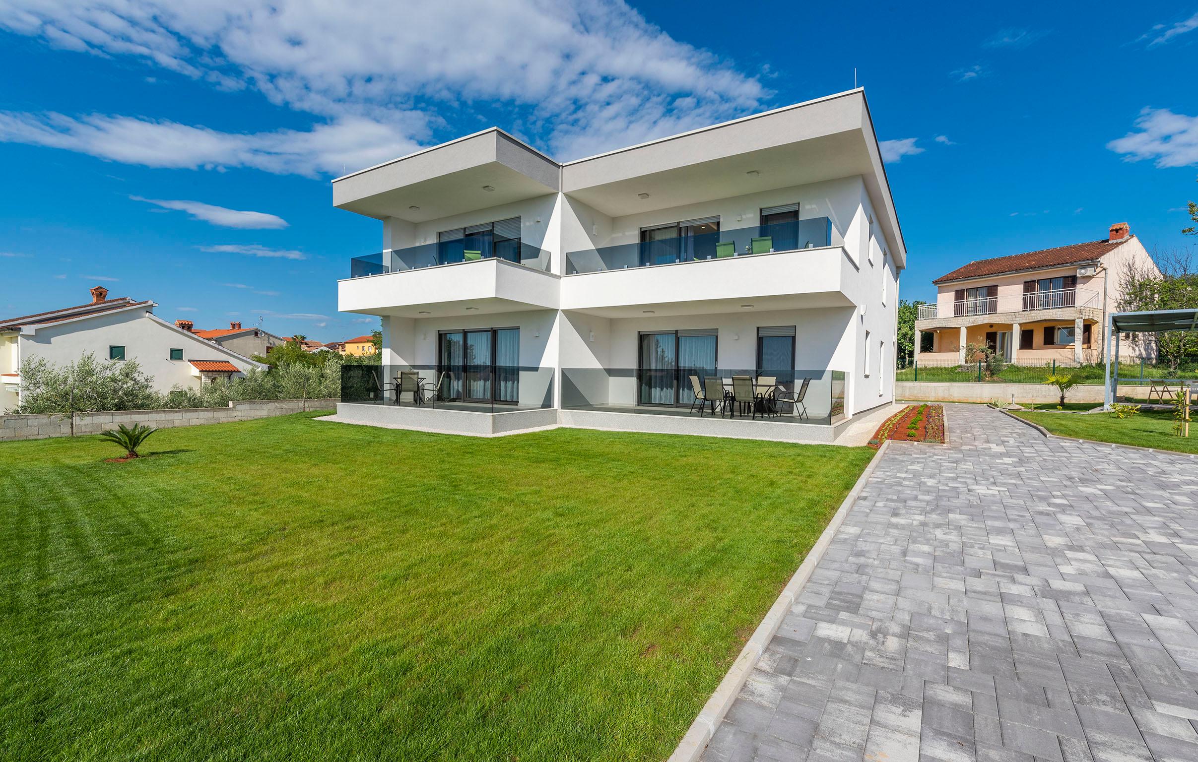 Moderne FeWo mit Terrasse, WLAN & Sat-Tv