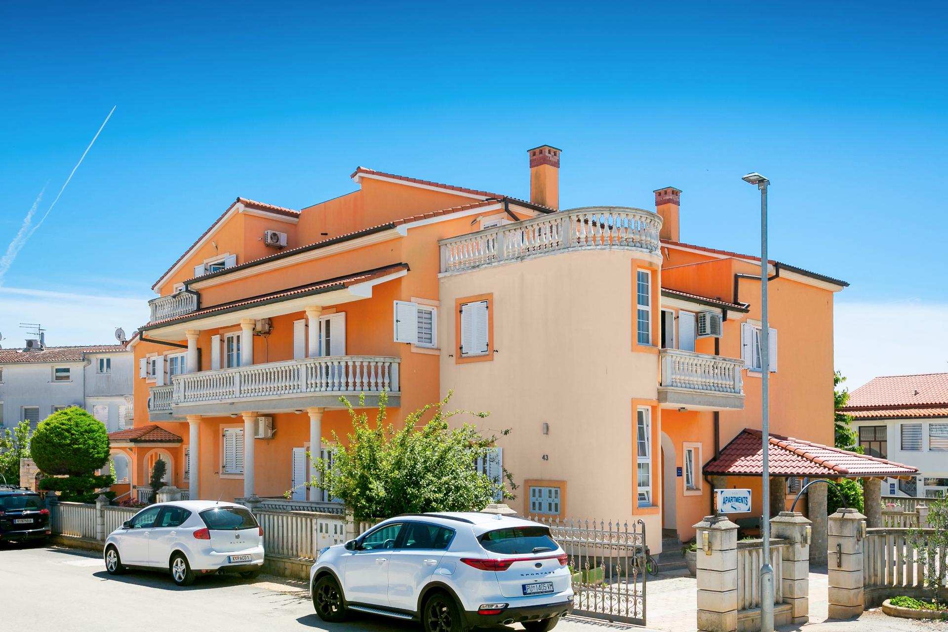 FeWo für 2 bis 4 Personen mit WLAN und Balkon