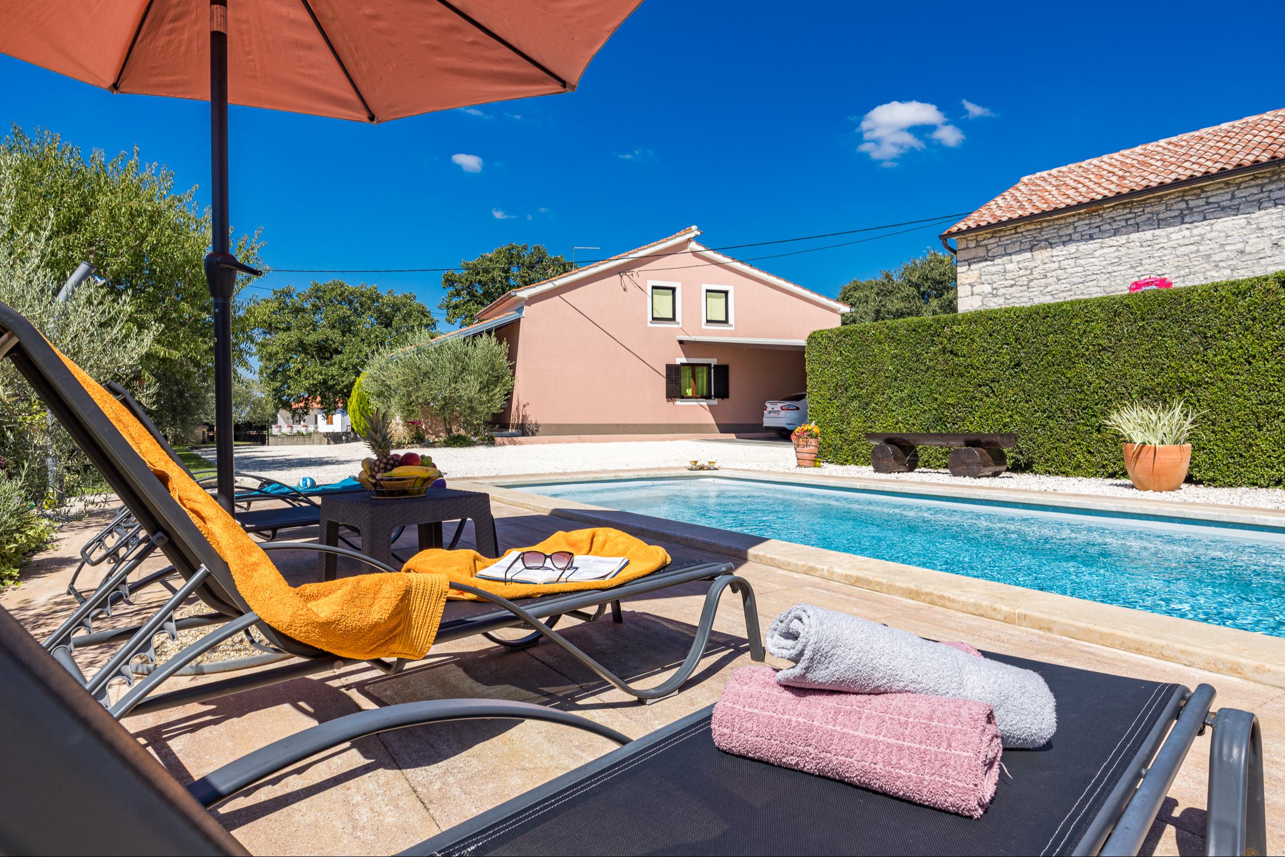 Ferienhaus mit Pool in Kranjčići bei Svetvincenat