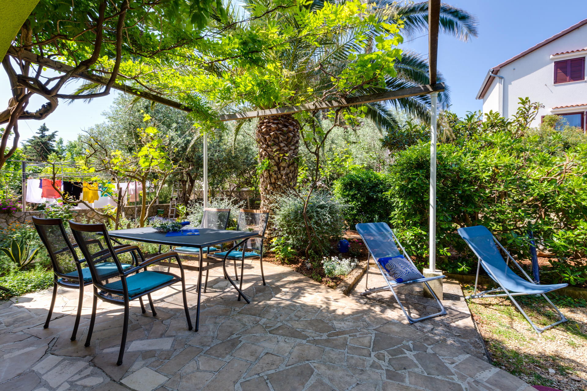 Schöne FeWo mit Garten, Grill, Klima, Sat-Tv & WLAN