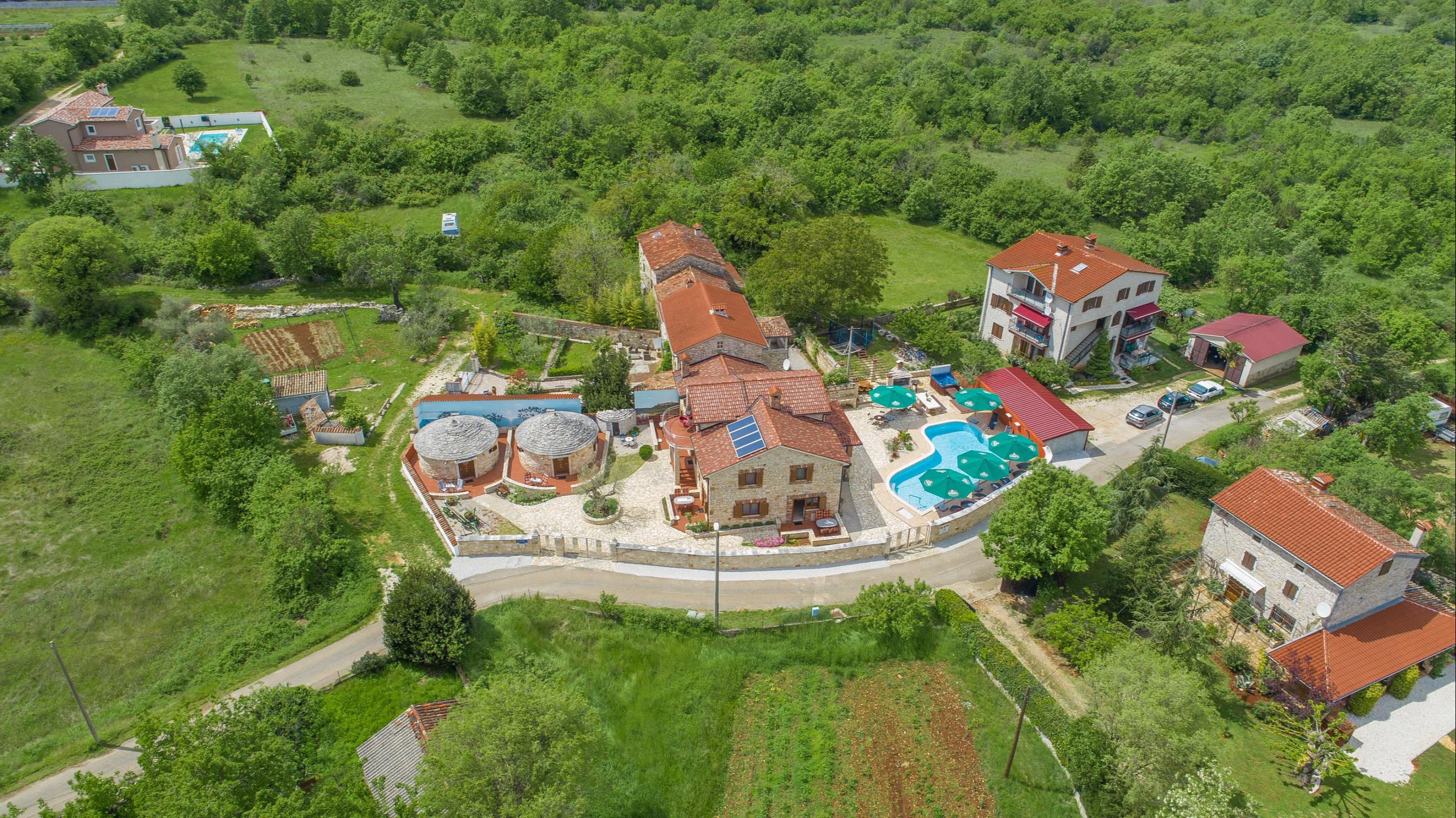 Schöne FeWo auf herrlichem Anwesen mit Pool in Medaki bei Vrsar