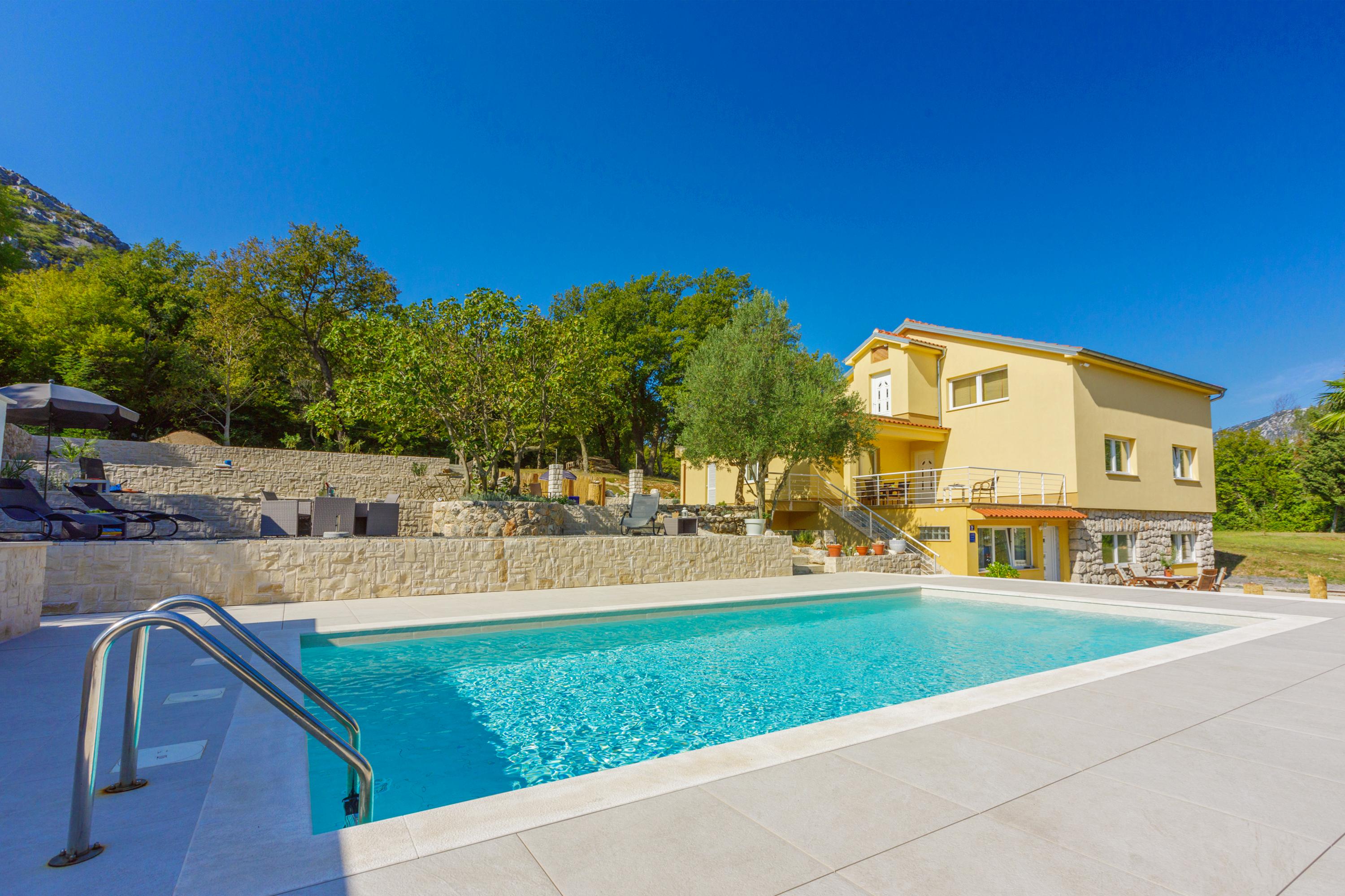 Bezaubernde Fewo mit Swimmingpool, für 4 Personen