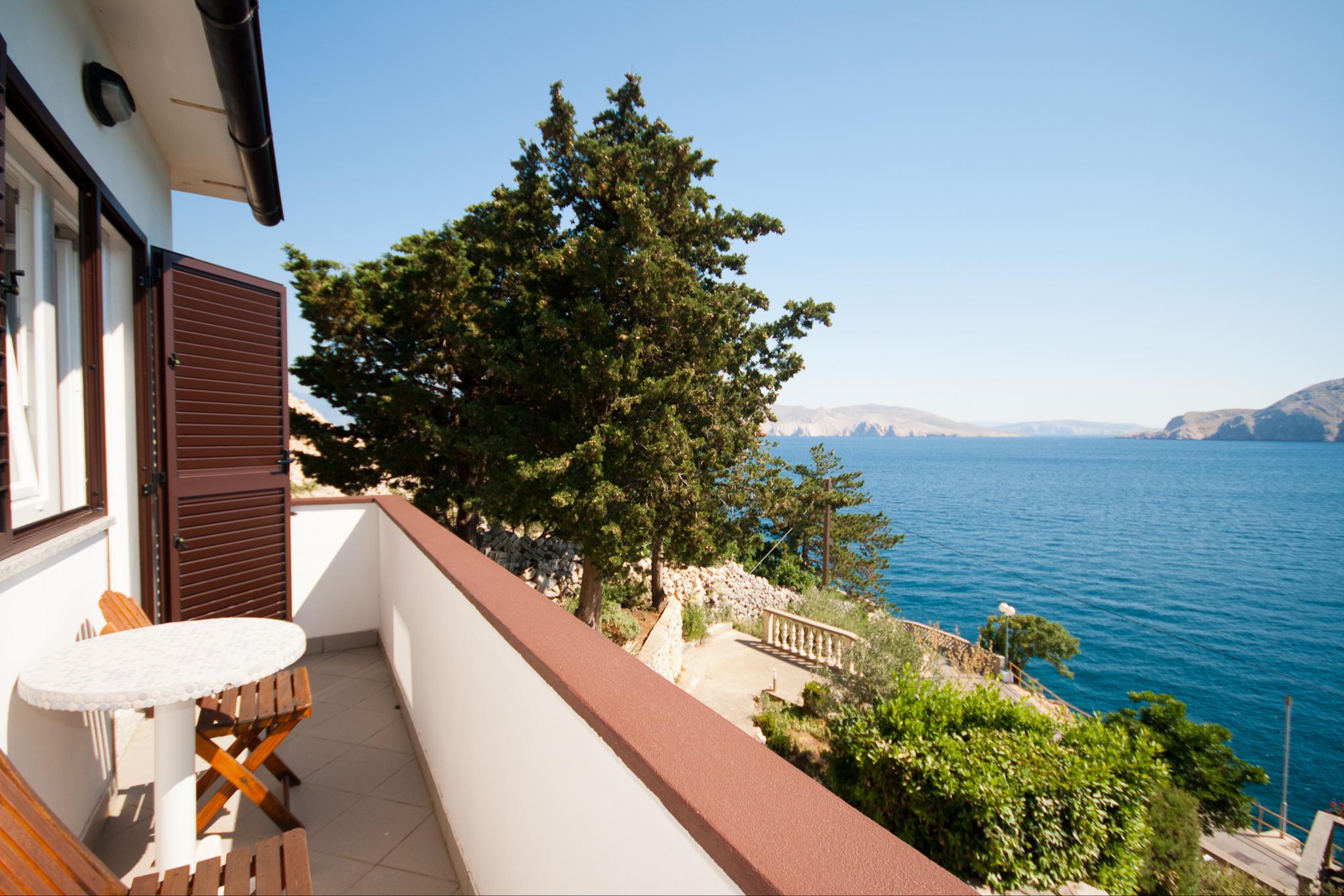 Ferienwohnung mit tollem Meerblick direkt am Meer in Baska