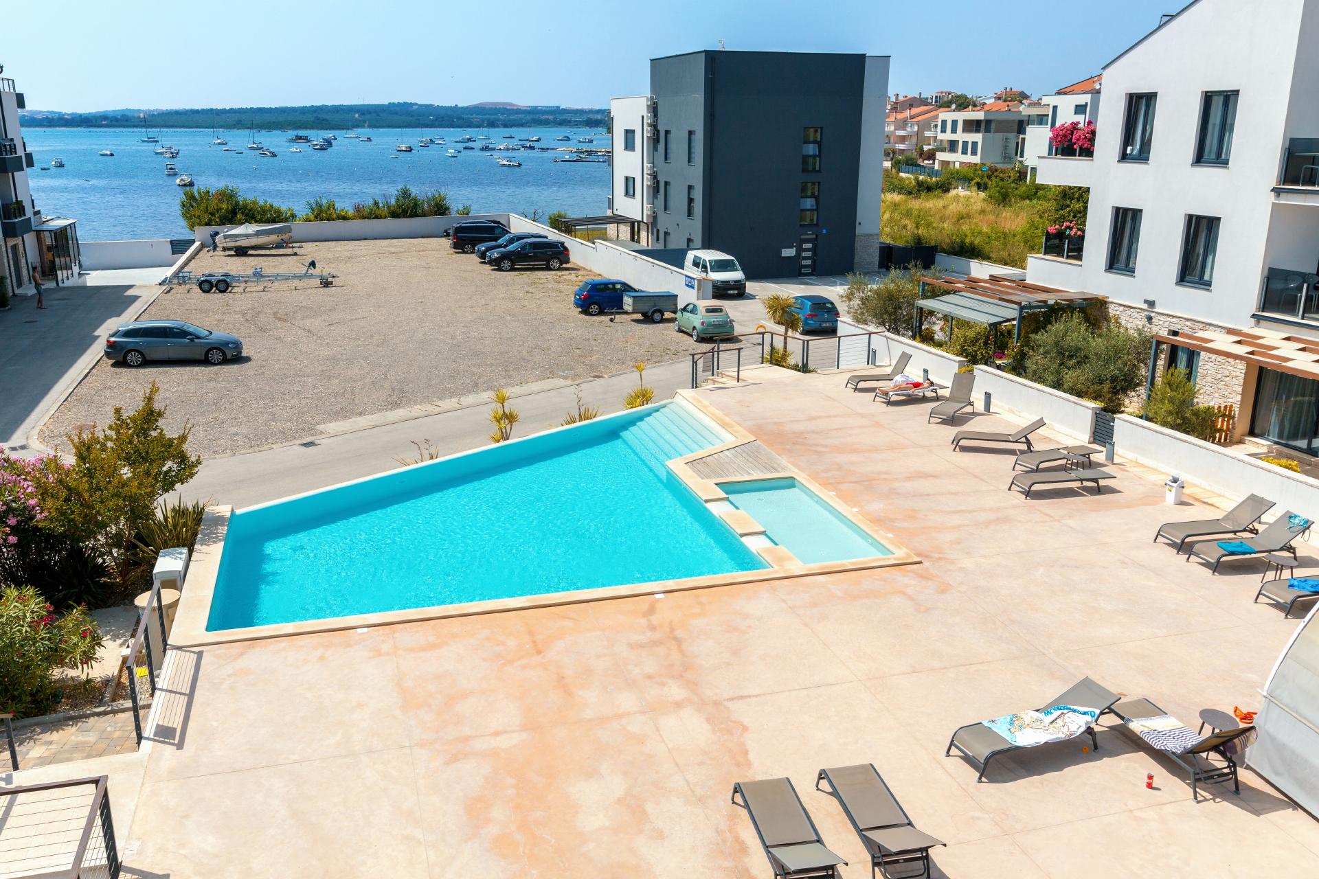 Pool & Meer | Moderne FeWo mit Klima, Sat-Tv, WLAN