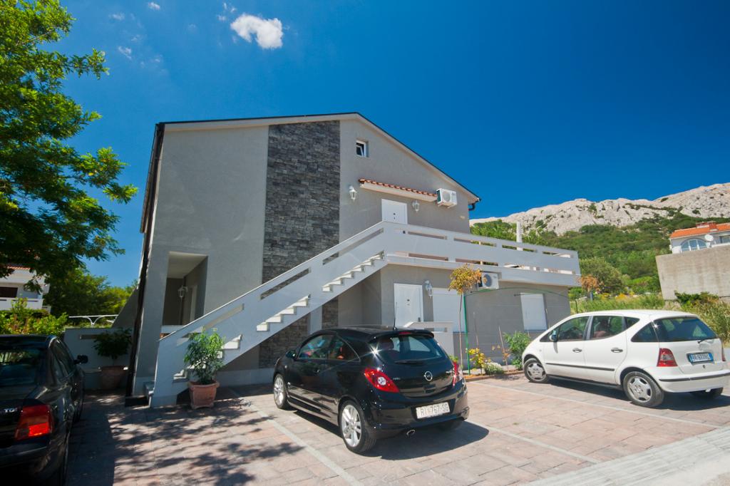Objekt in der 1. Etage mit 25 m² Balkon, Klima, TV und Internet
