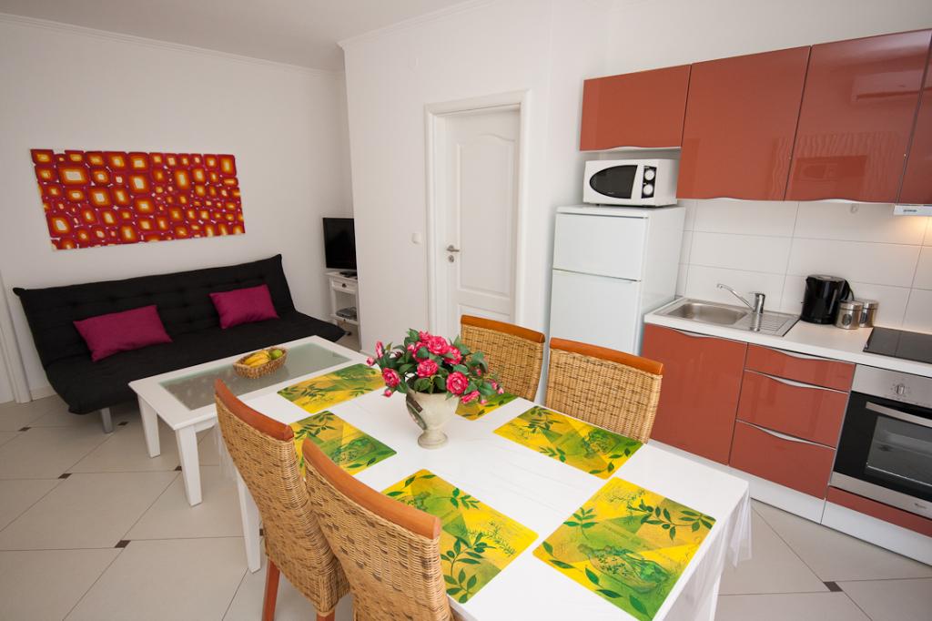 Objekt in der 1. Etage mit 25 m² Balkon, Klima, TV und Internet