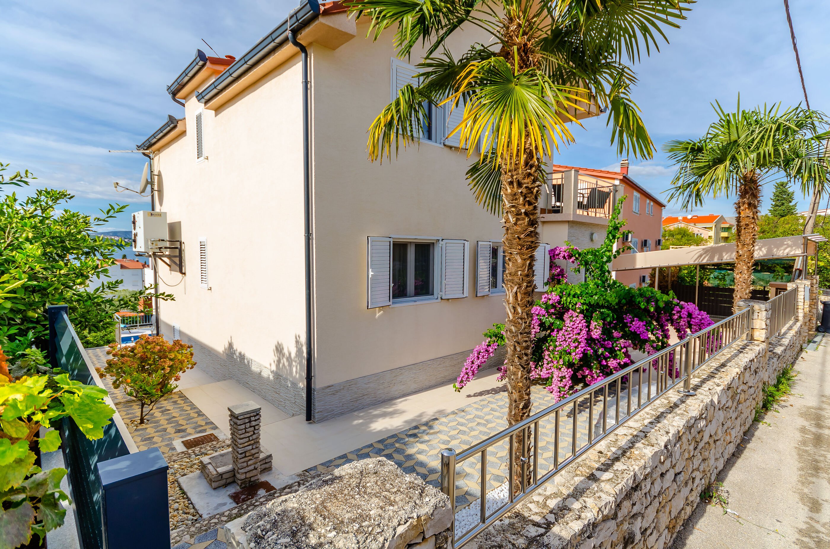 Haus in Okrug Gornji mit Klima, Sat-TV, Meerblick