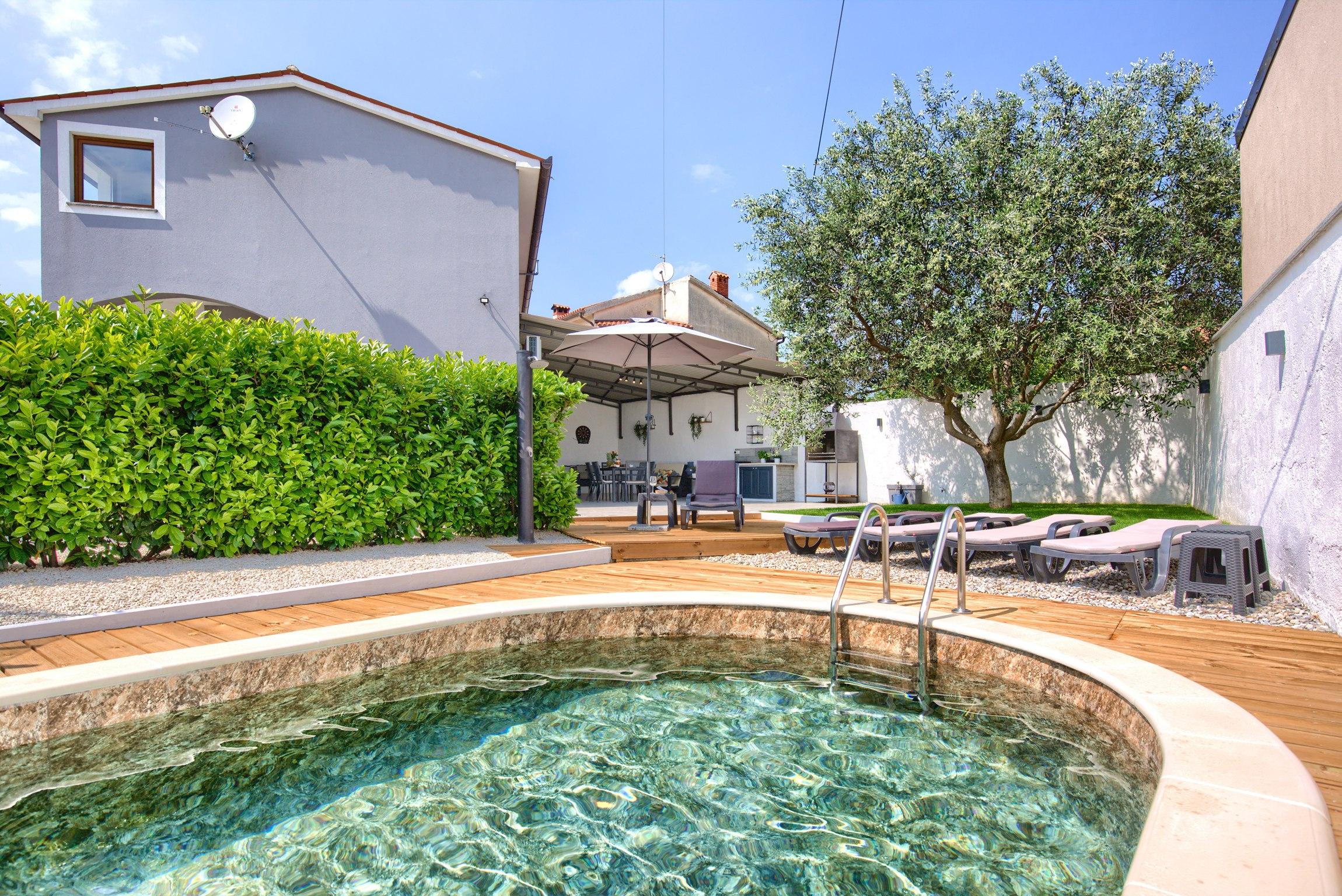 Pool genießen | Villa in Loborika mit Klima, Sat-Tv & WLAN