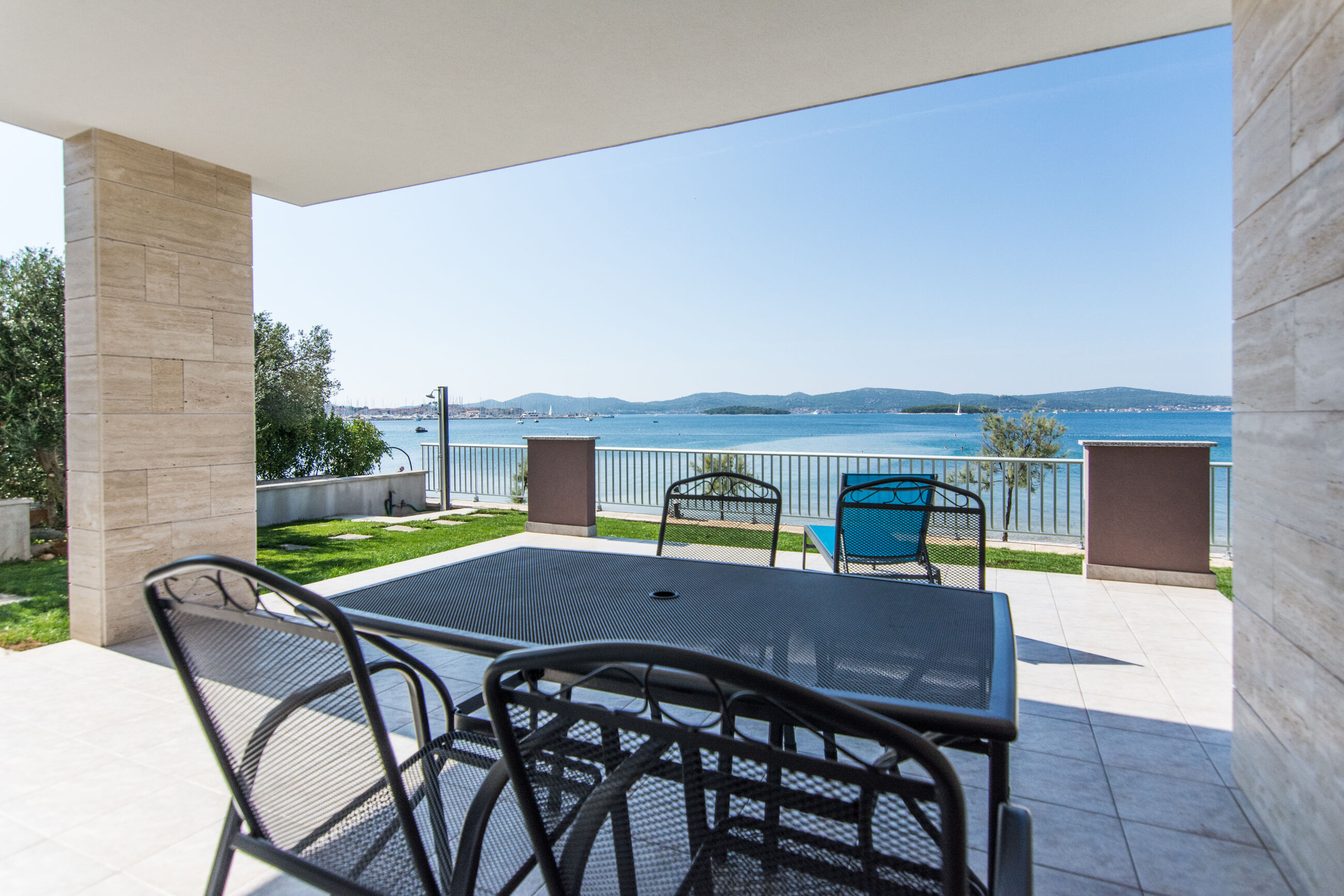 Luxuriöse FeWo in Biograd na moru - direkt am Strand