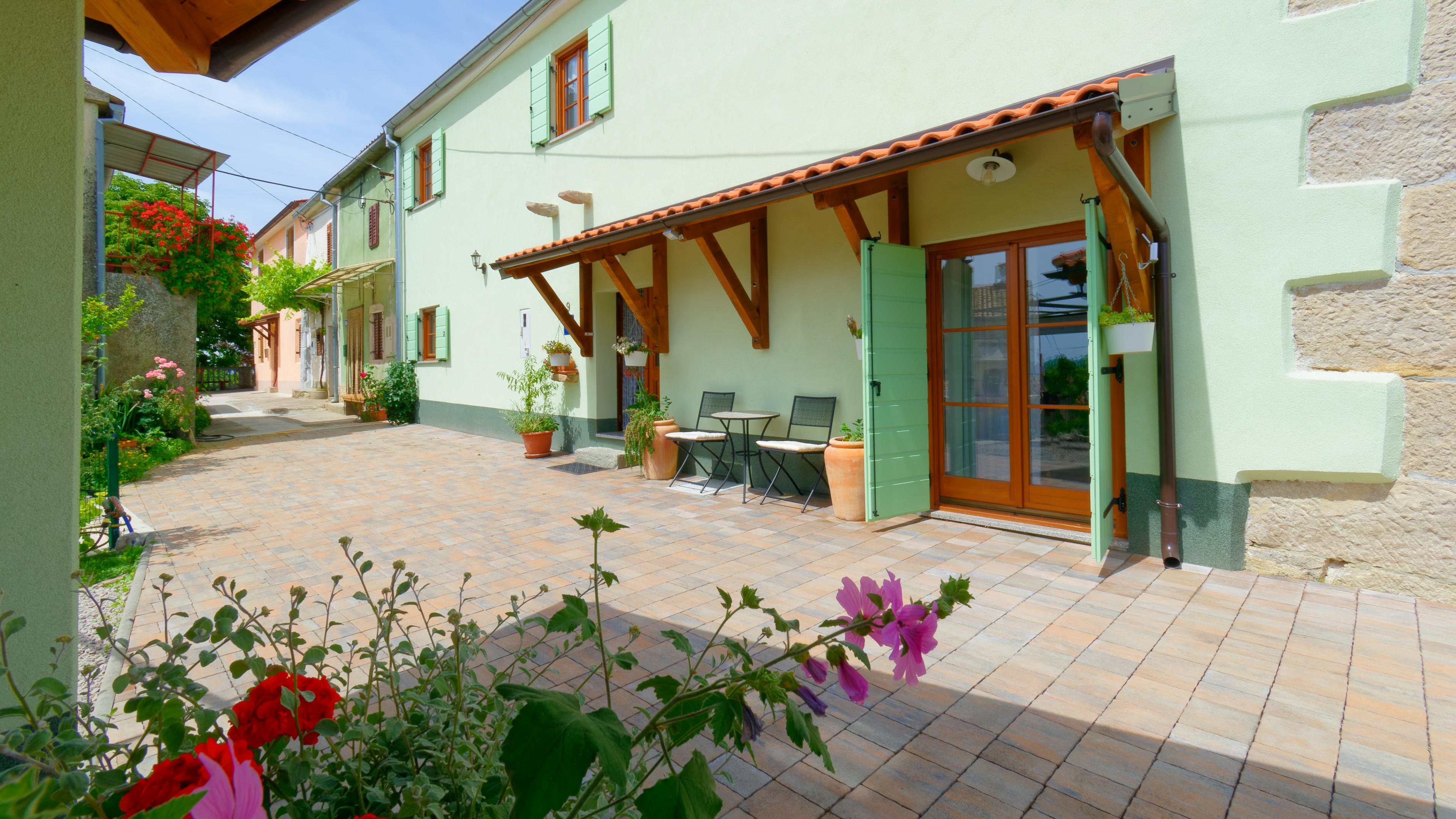 Villa mit Pool im idyllischen Krušvari bei Buzet