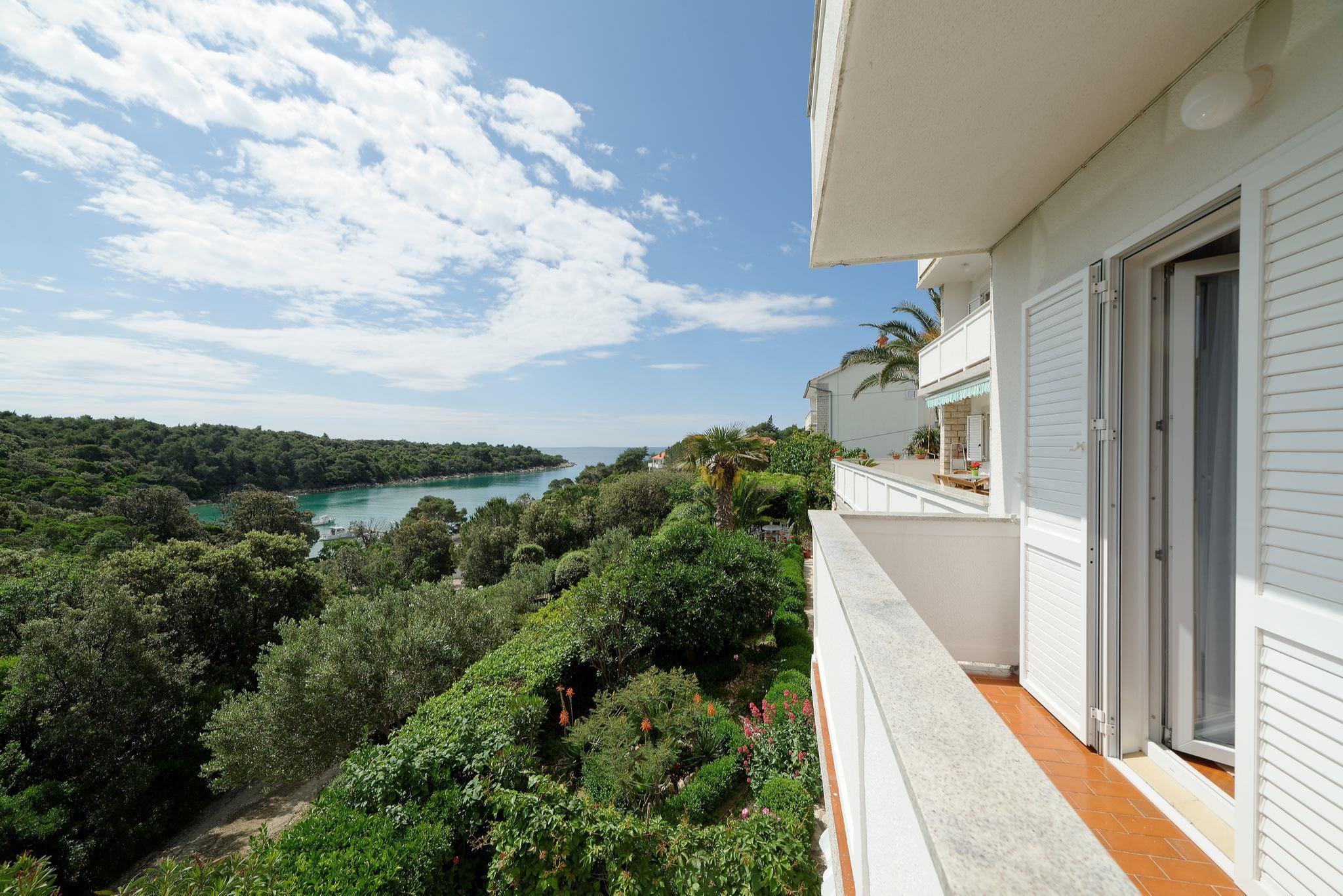 Apartment mit eigenem Balkon und Meerblick auf der Insel Rab