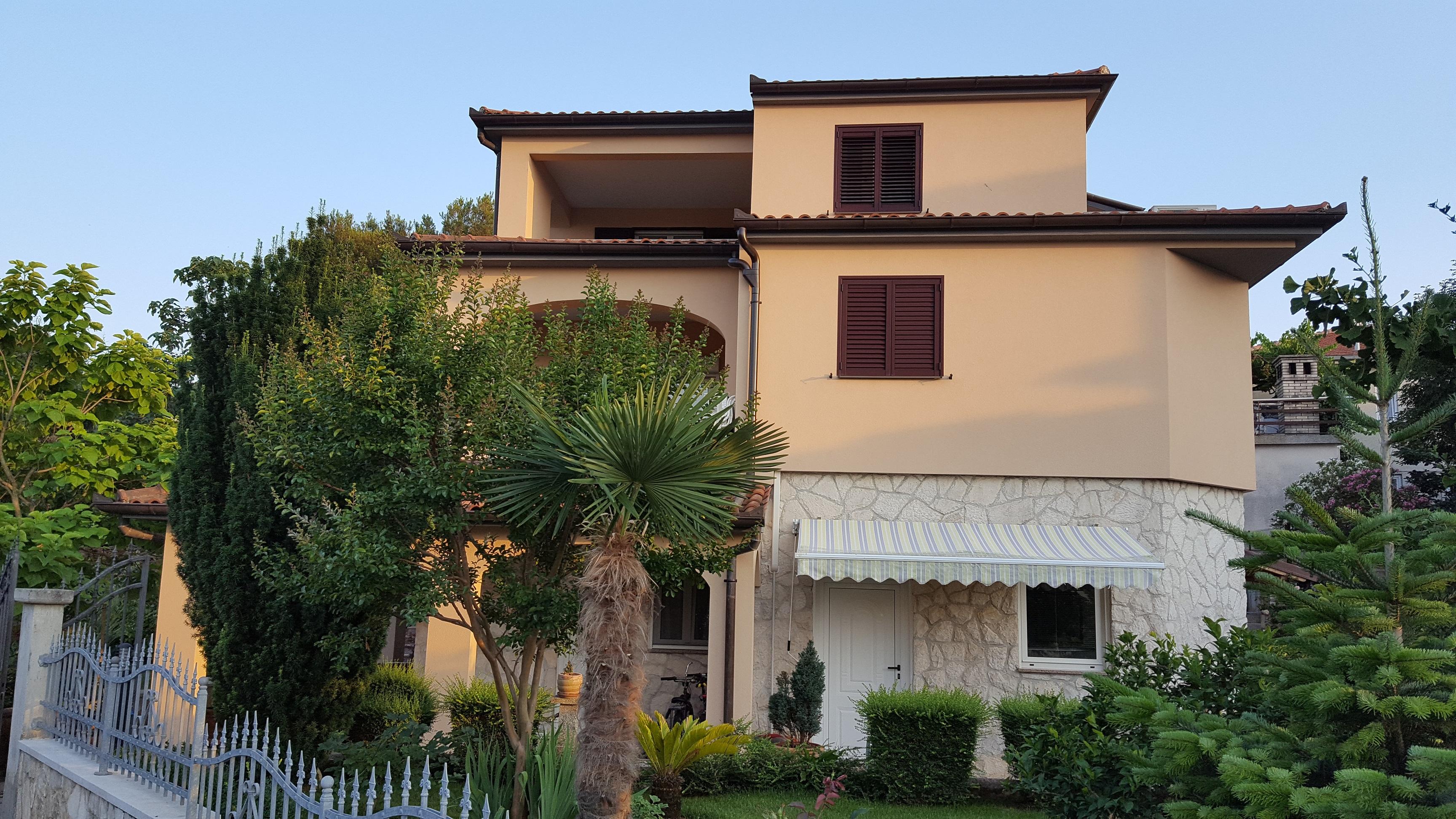 Urlaubsunterkunft mit Terrasse, Klima, Sat-Tv & WLAN