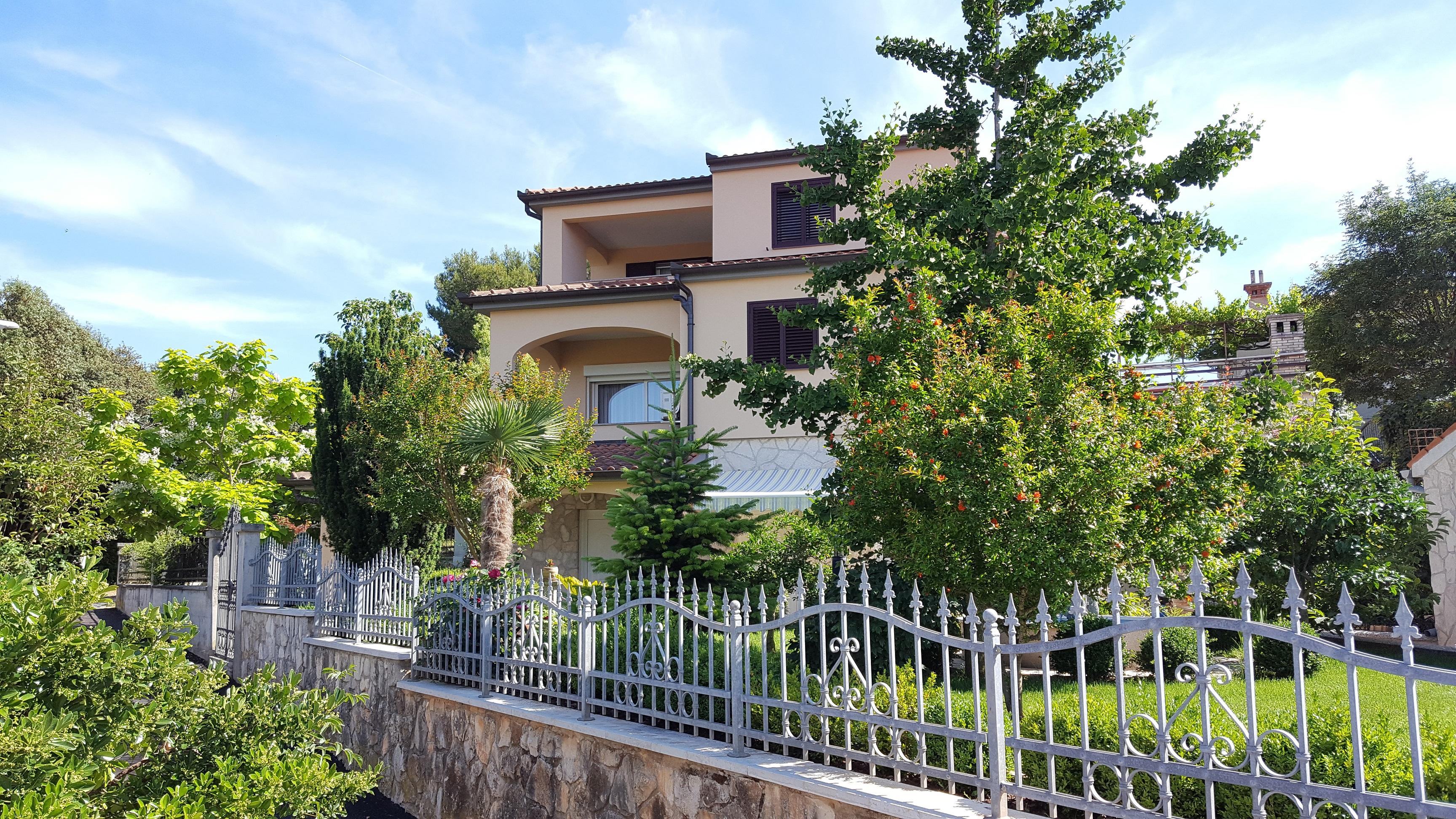 2 Zimmer-Apartment Erdgeschoss im Ferienhaus, Banjole-Pula