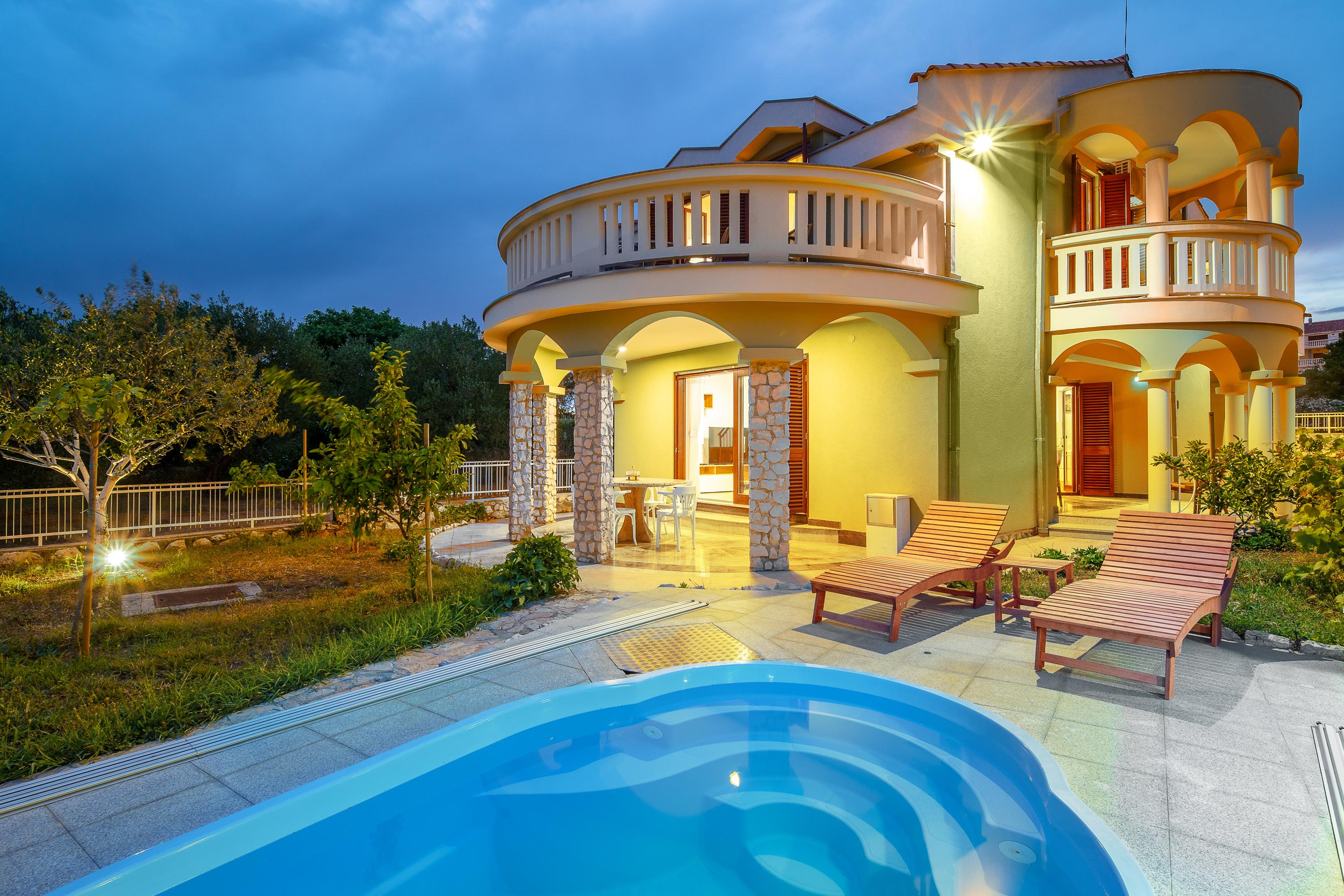 Pool genießen | Schöne Villa mit Klima, Sat-Tv & WLAN