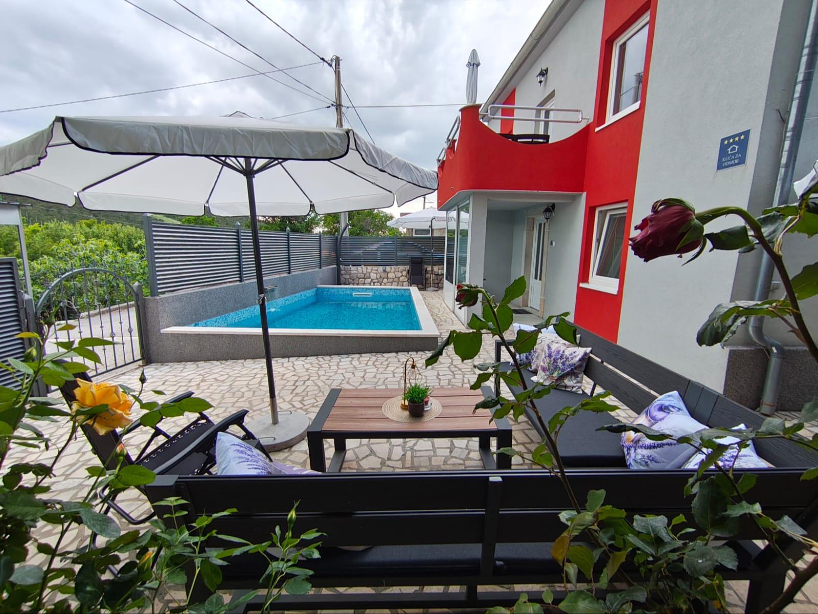 Schönes Ferienhaus mit Pool in Krizisce bei Kraljevica