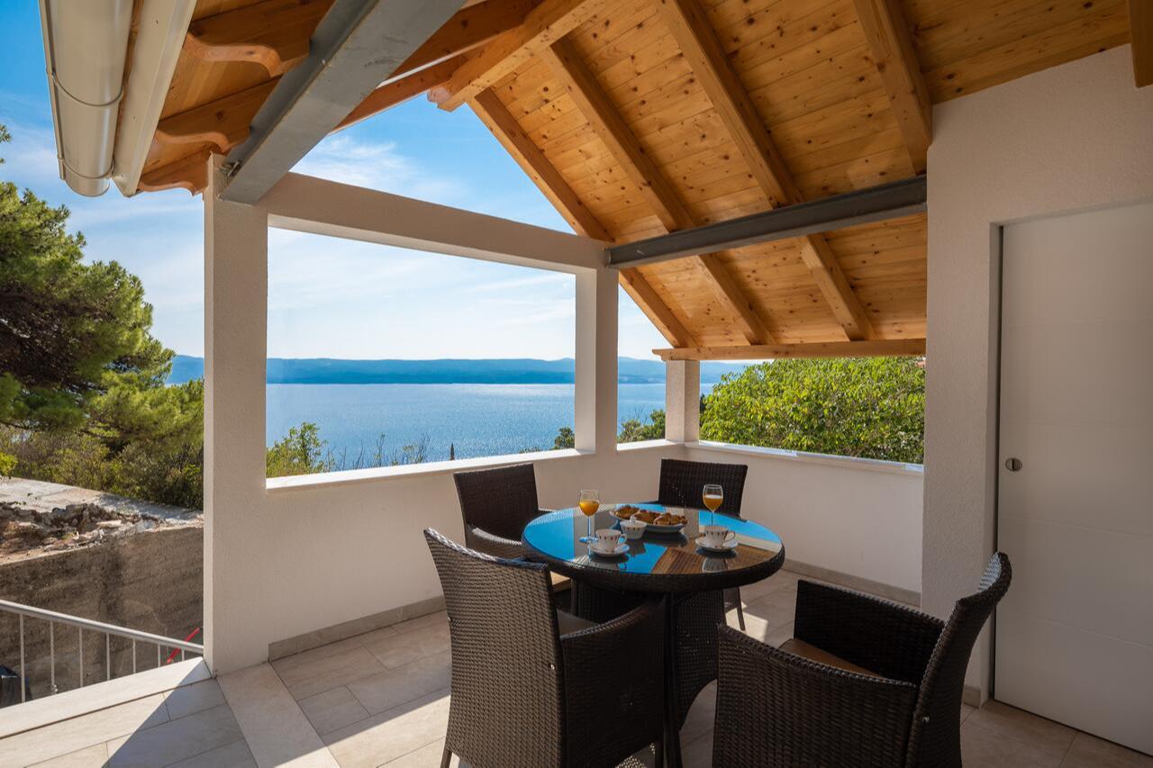 Moderne Villa mit Pool in Marusici