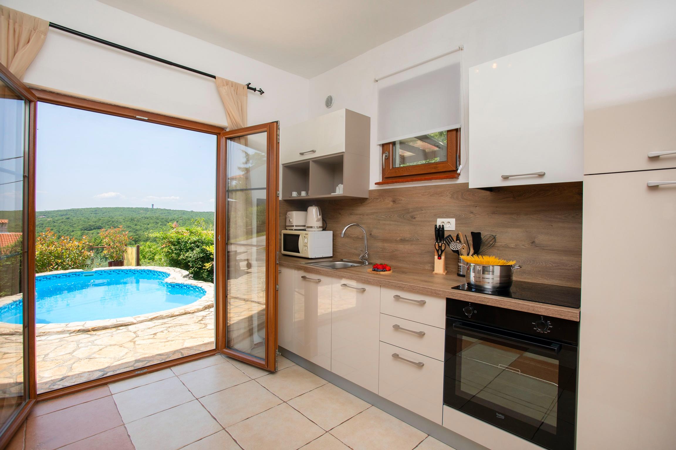 Schönes Ferienhaus mit Pool in Knapići bei Labin/Rabac