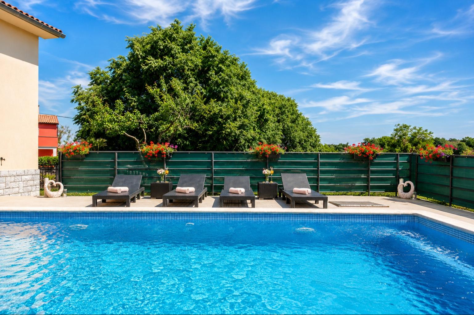 Gemütliches Ferienhaus für bis zu 6 Personen mit Pool