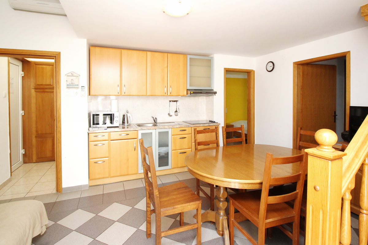 Ferienwohnung mit Top Lage in Baska - nur 50 m zum Strand!