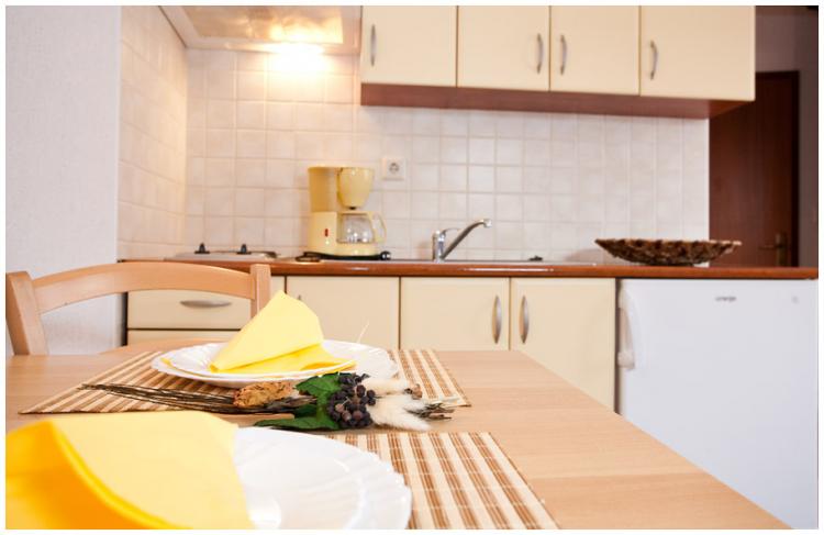 Kleine Meerblick-DG-Wohnung mit Klima und Sat-Tv in Punat