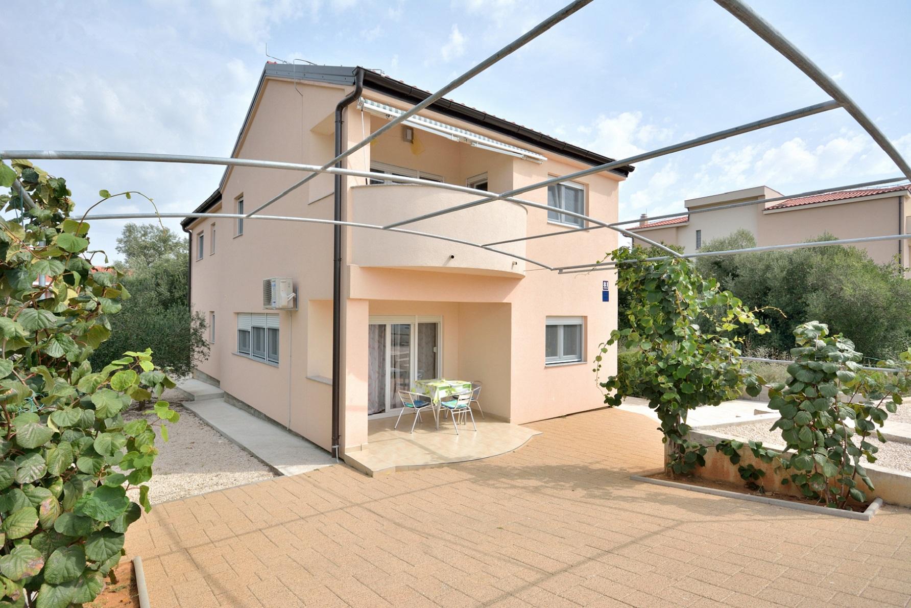 Apartment für 6 Personen in Bibinje, mit Meerblick