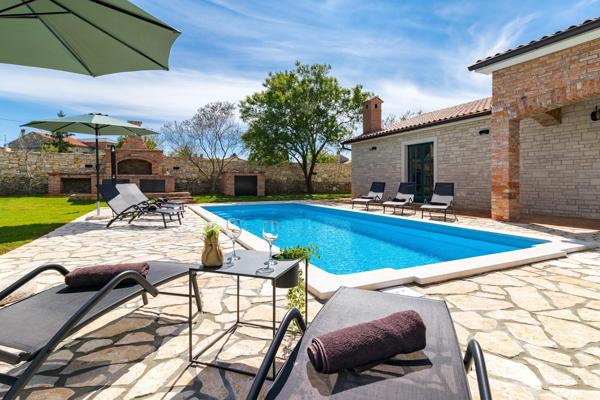 Villa für 10 Personen mit Pool, in Pula