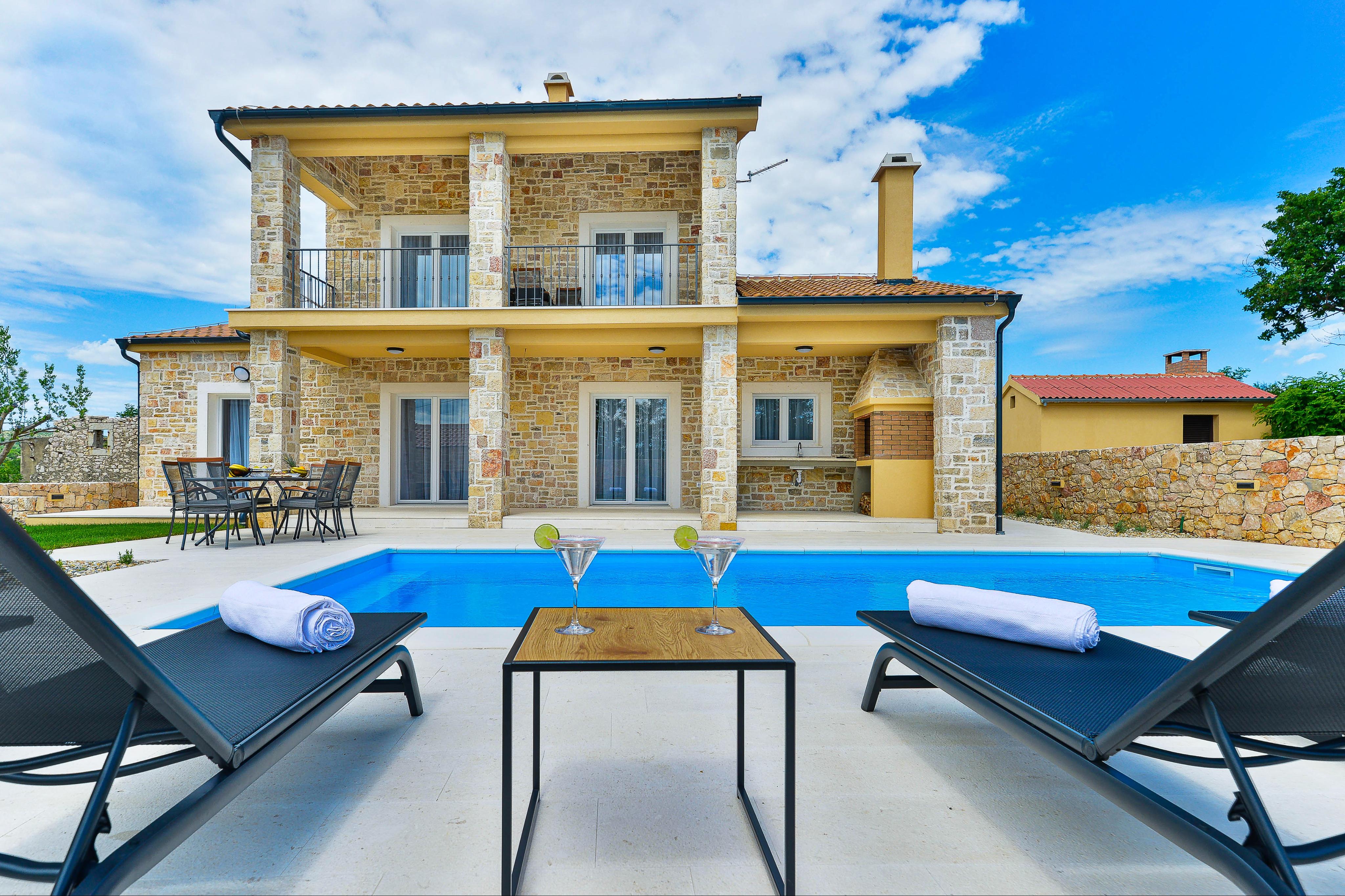 Luxusvilla mit Pool in Vinjerac bei Zadar