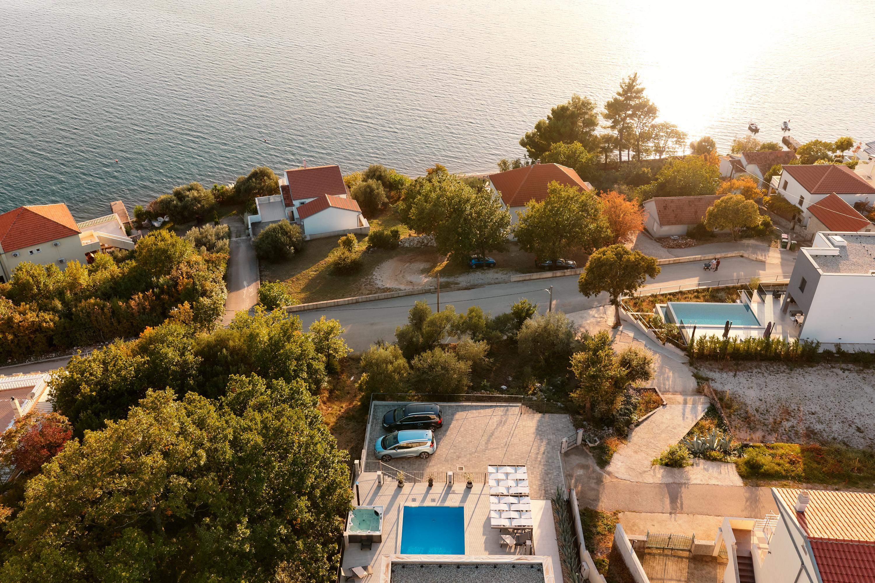 Moderne Villa mit Meerblick und Pool in Maslenica bei Zadar