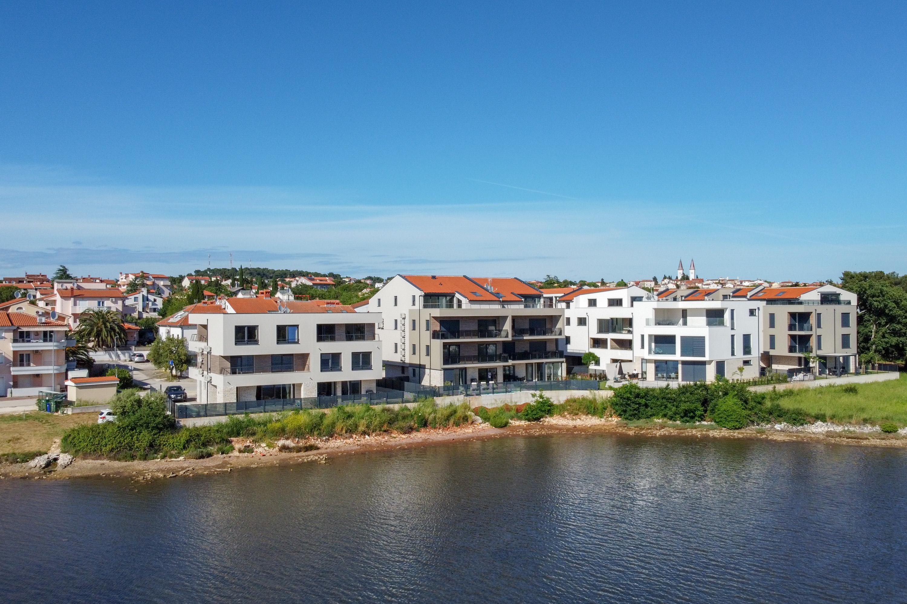 Direkt am Meer | Modernes Apartment mit Gemeinschaftspool