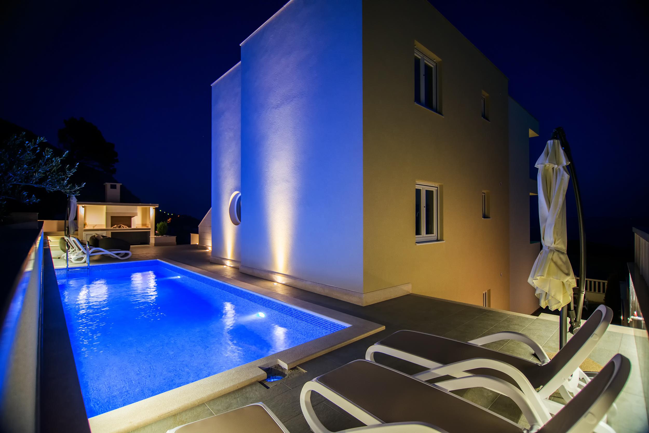 Luxusapartment für 3 Personen mit Gemeinschaftspool in Makarska