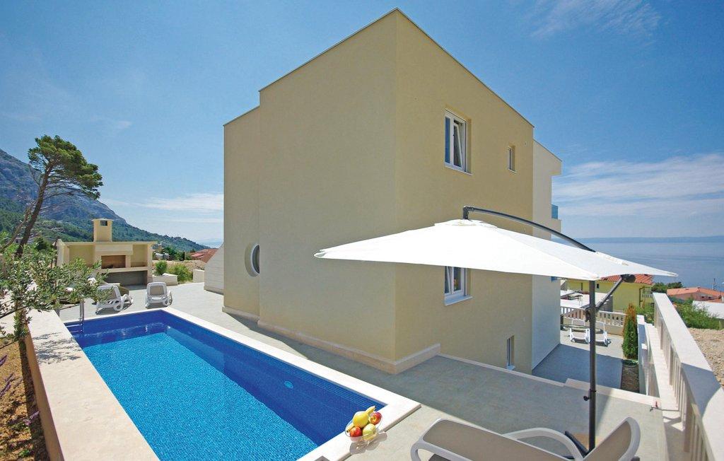Luxusapartment für 3 Personen mit Gemeinschaftspool in Makarska