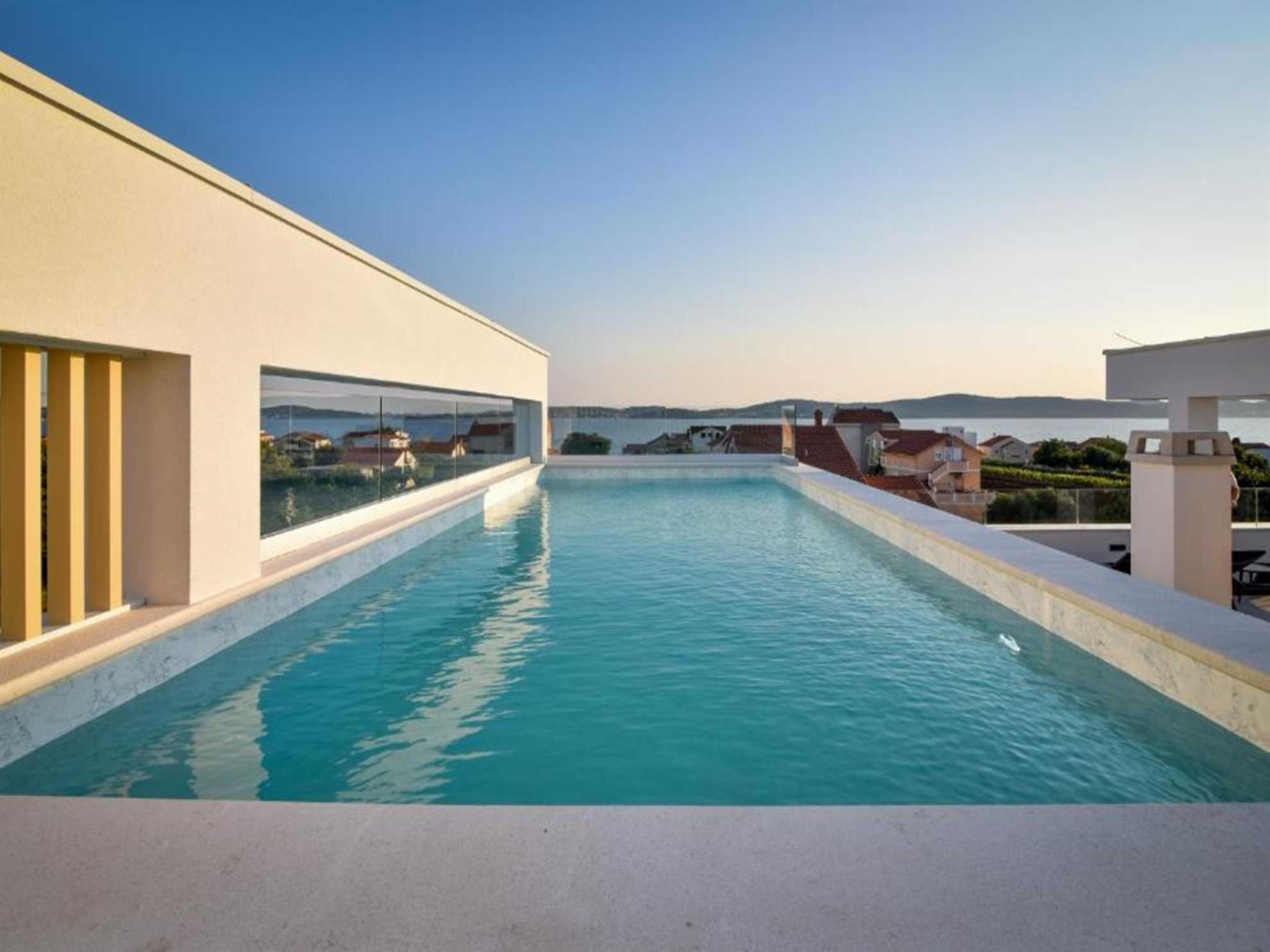 Luxuswohnung mit Dachpool und Meerblick im Bibinje
