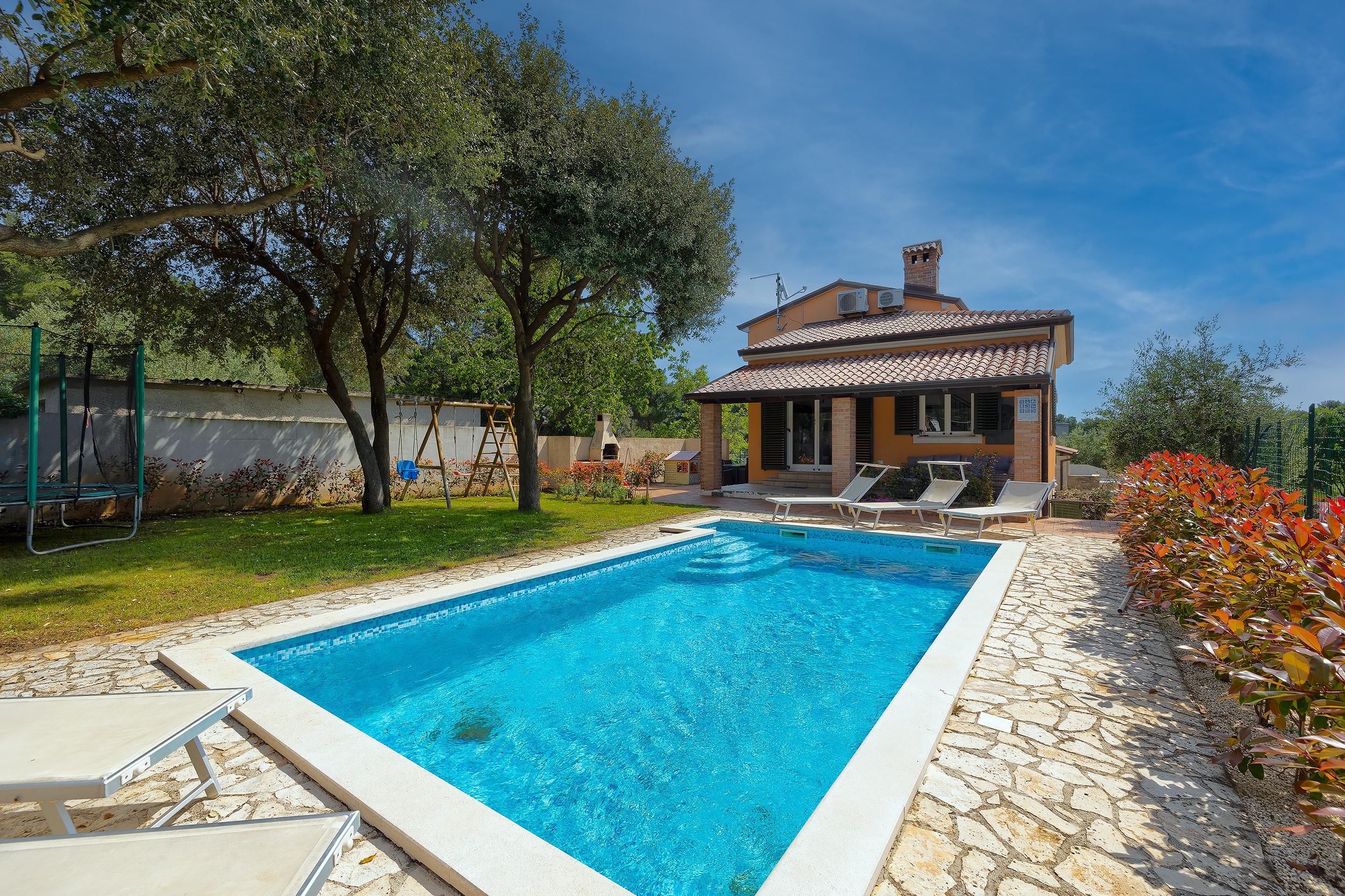 Pool genießen  |  Urlaubsvilla mit Swimmingpool