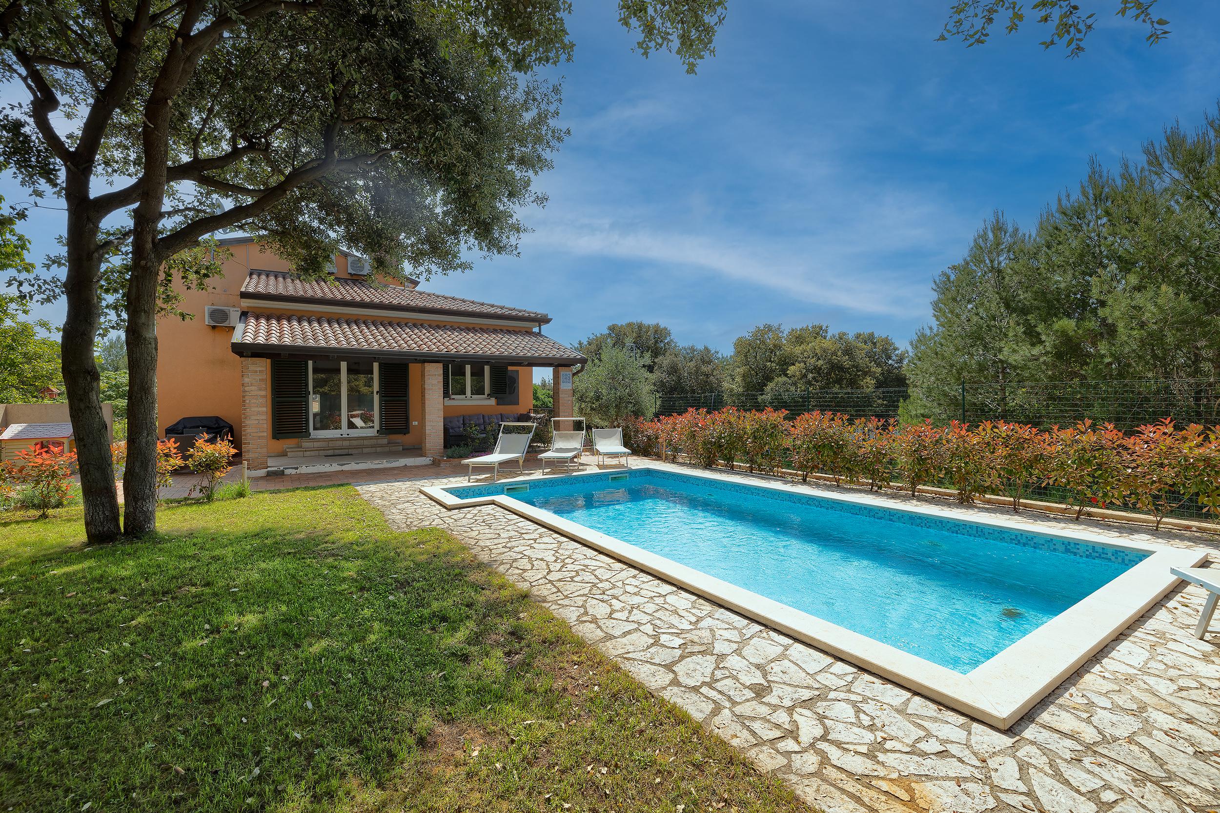 Pool genießen  |  Urlaubsvilla mit Swimmingpool