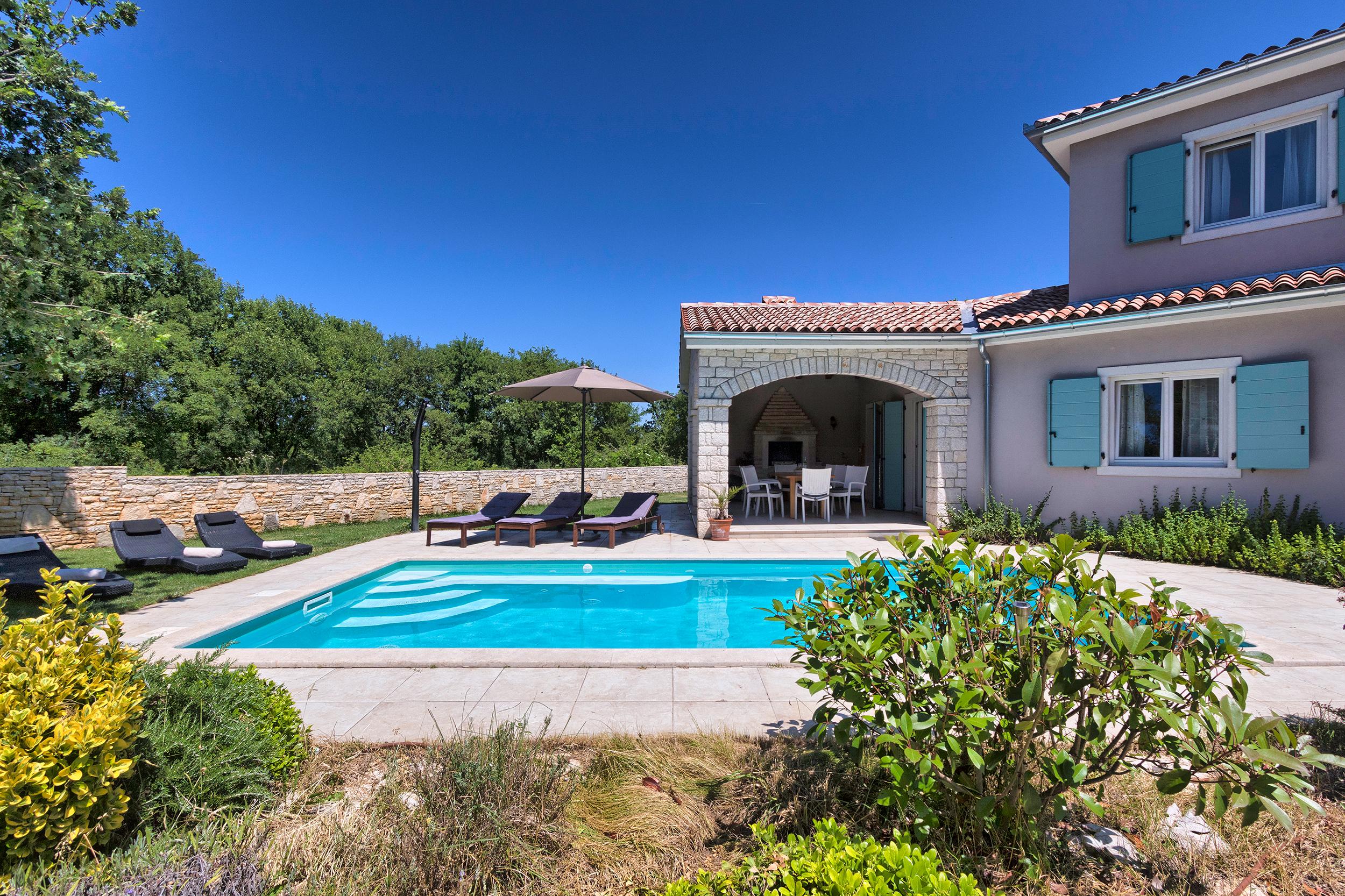Schöne Villa mit Pool in Krmed bei Svetvincenat