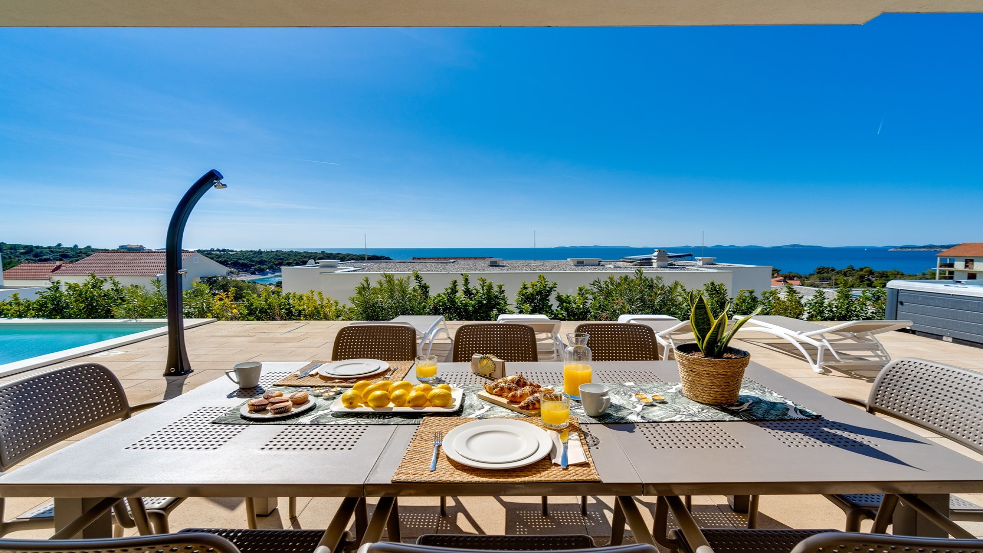Neu! Villa mit beheiztem Pool, Whirlpool, Meerblick