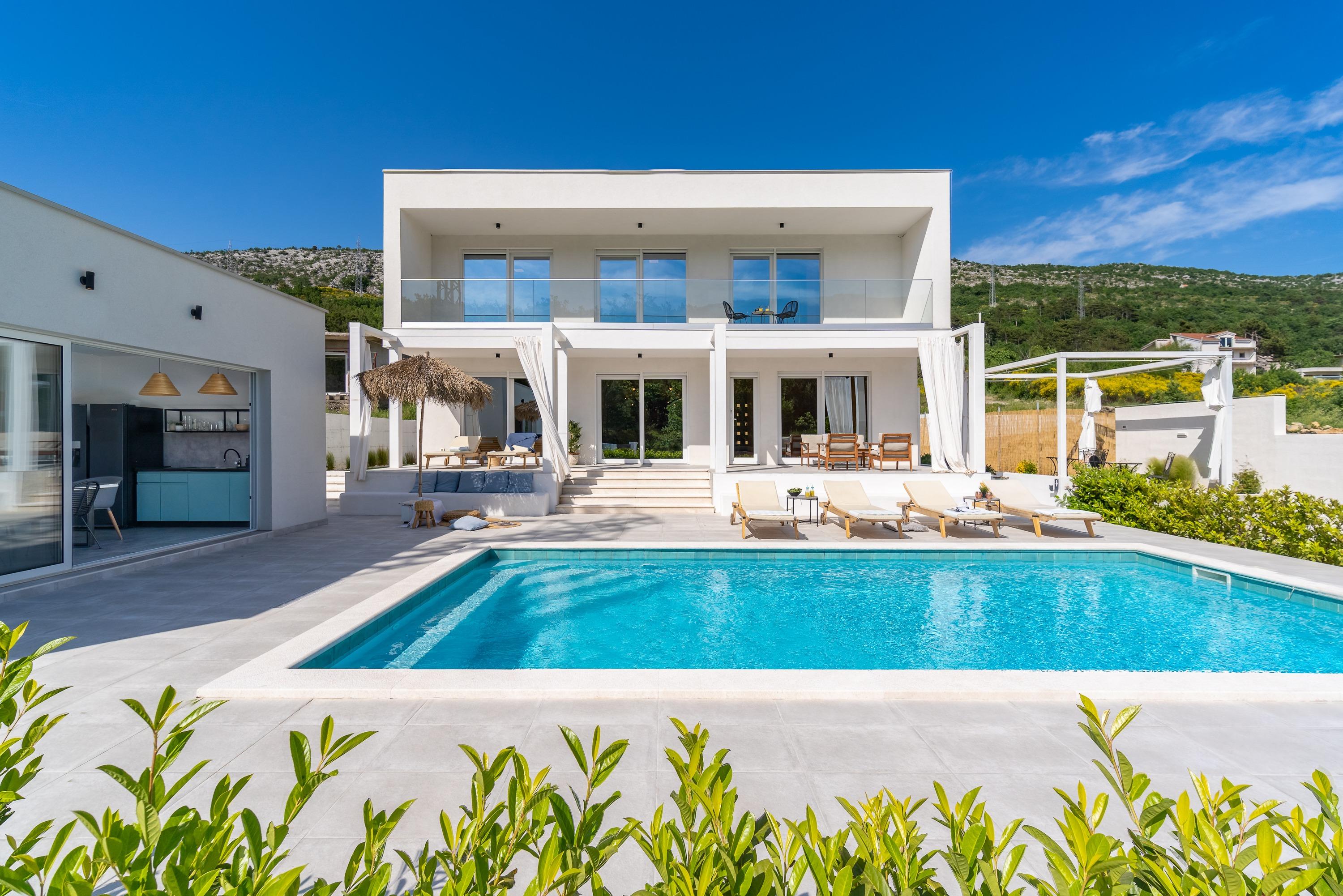 Traumvilla mit 4 Schlafzimmern, privatem 32 m² Pool, Sommerküche 