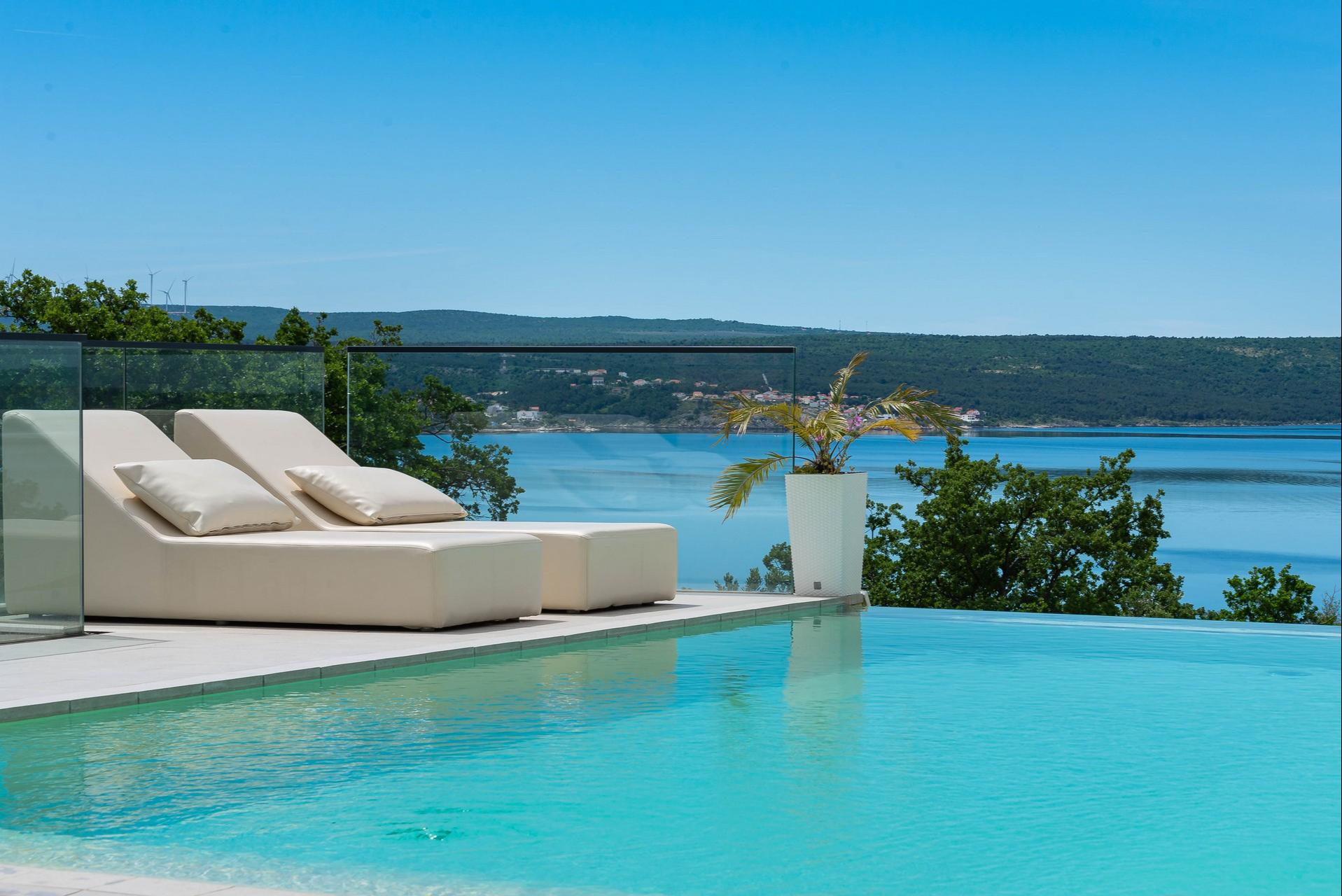 Brandneue 5 Sterne Villa mit Pool, Sauna, Jacuzzi