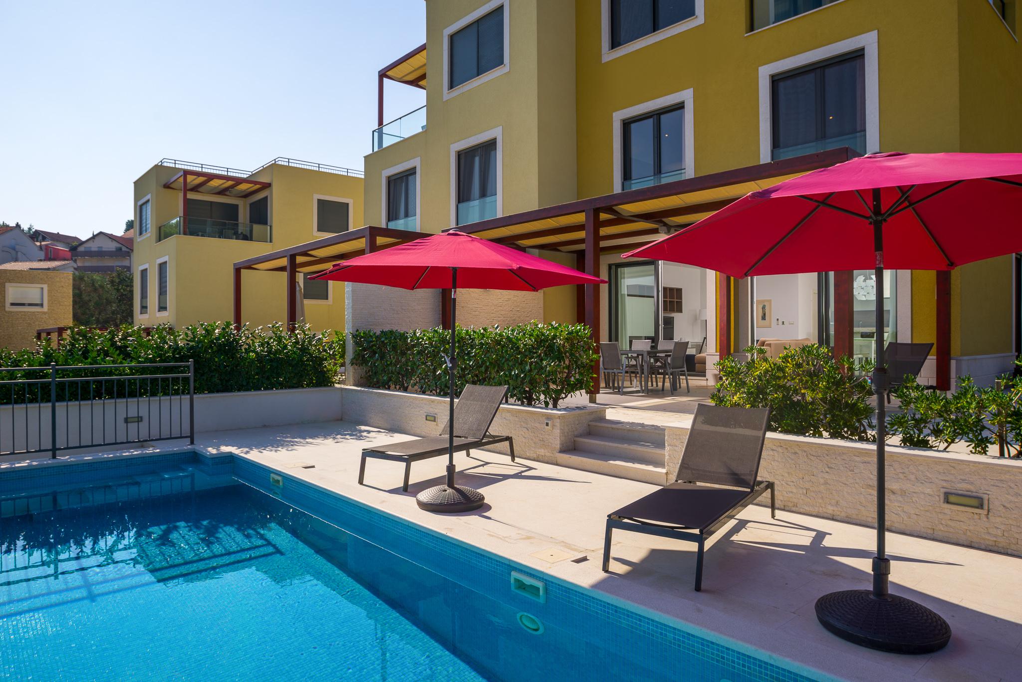 Pool & Meer | Urlaubsvilla in traumhafter Lage 